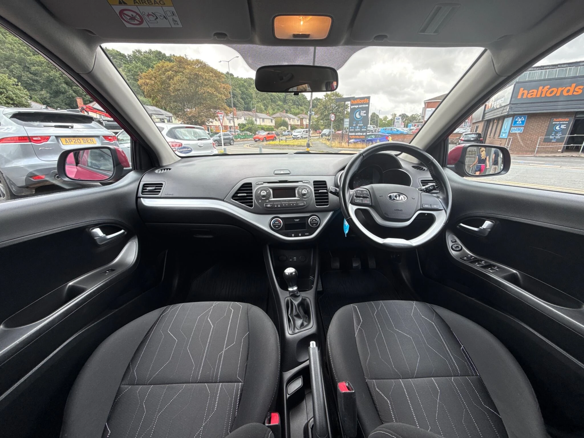 Vehicle image 19