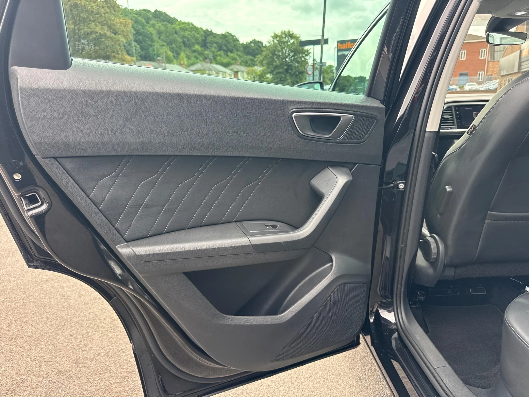 Vehicle image 31