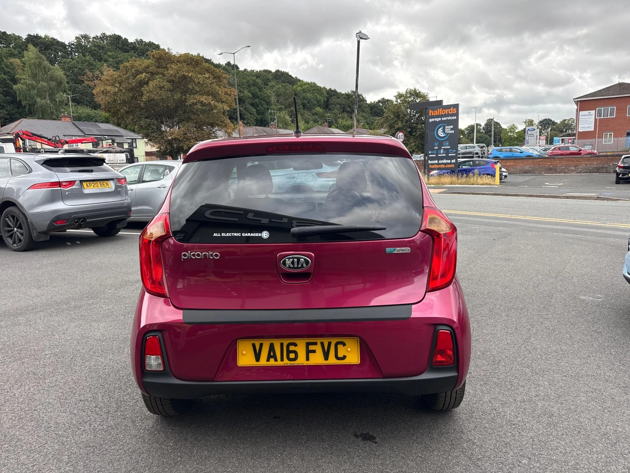 Vehicle image 12