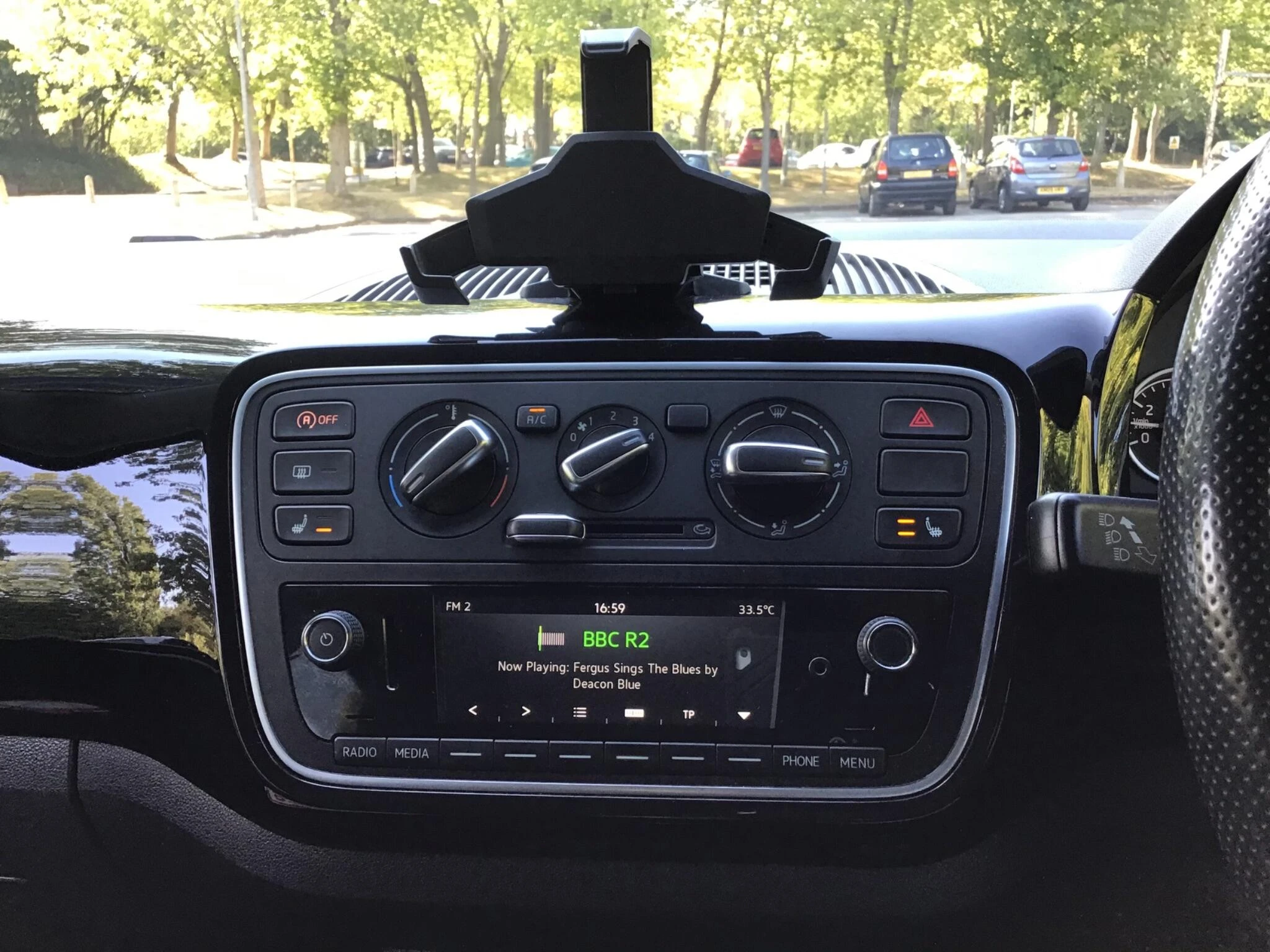 Vehicle image 32