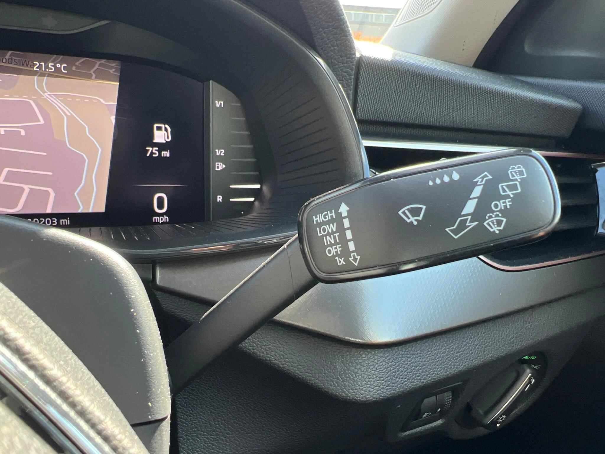 Vehicle image 27