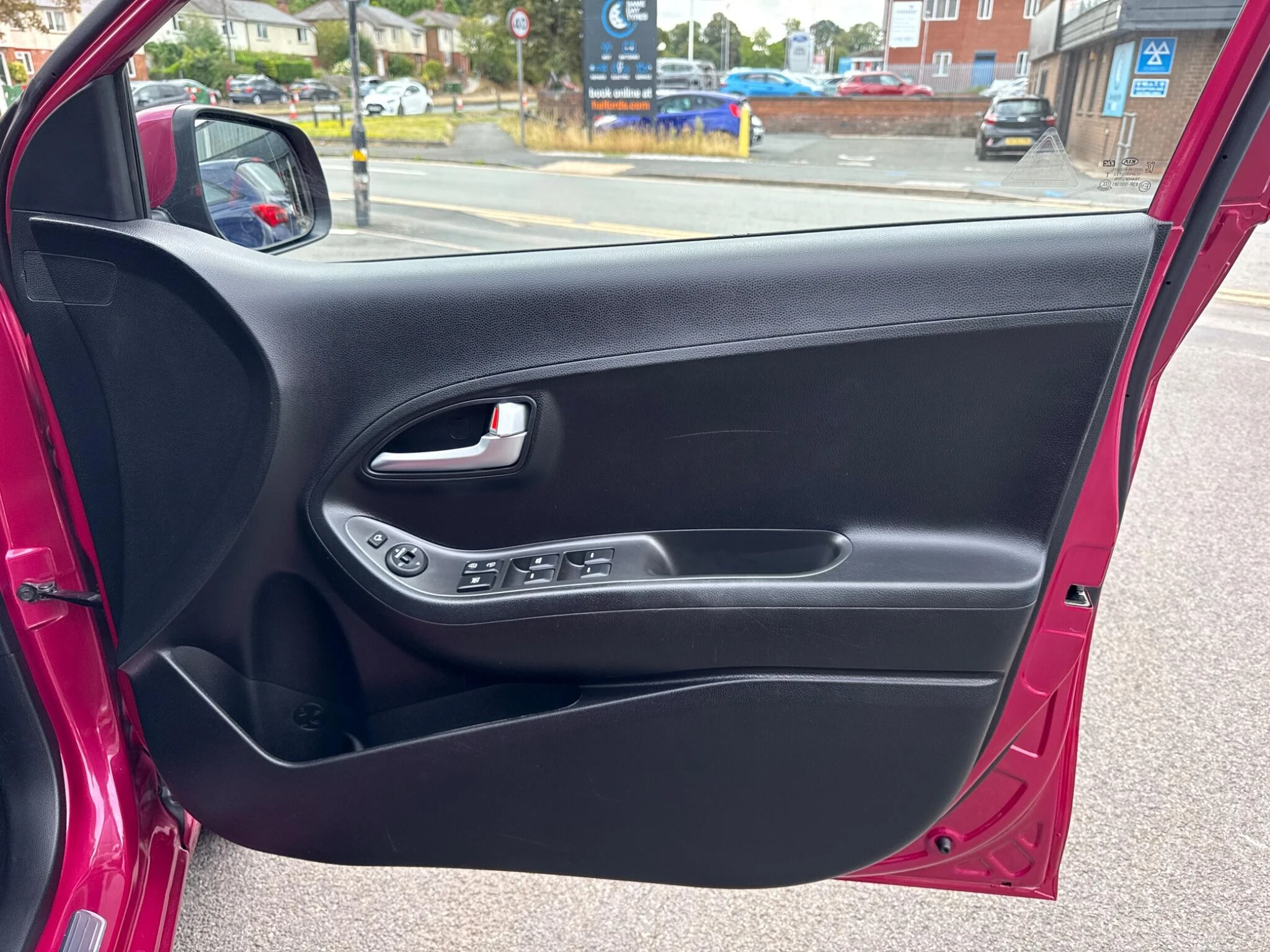 Vehicle image 33