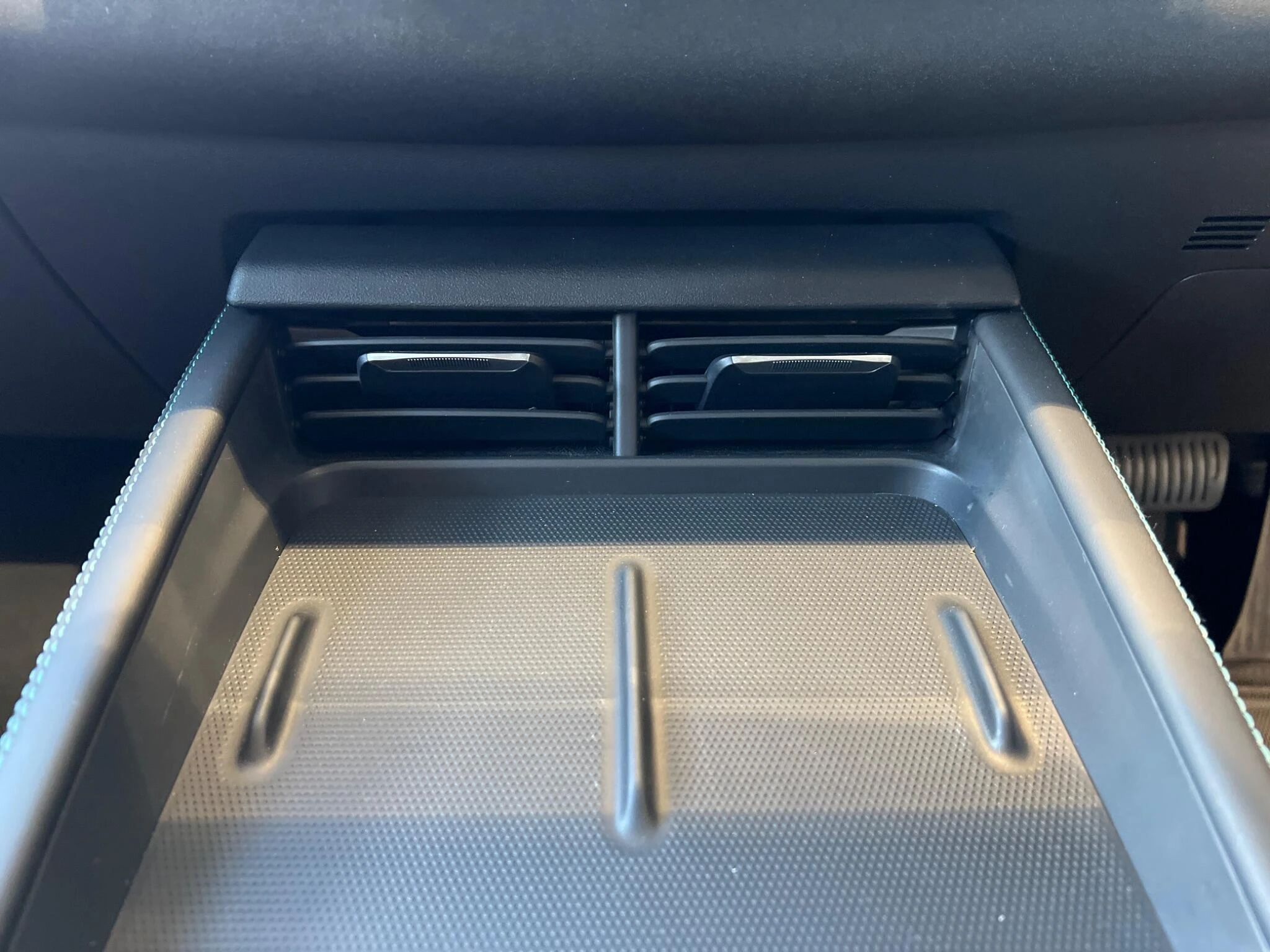 Vehicle image 60
