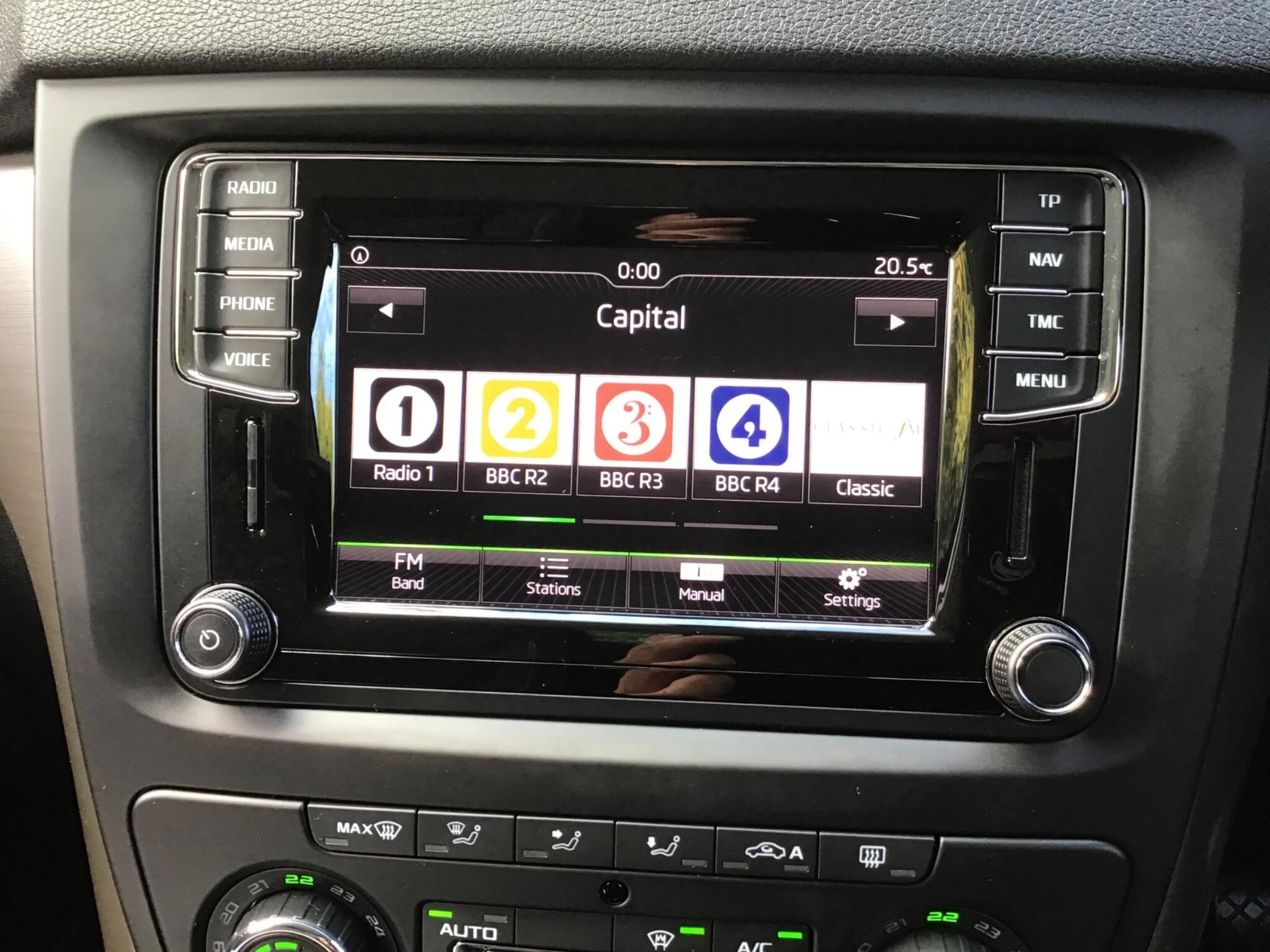 Vehicle image 18