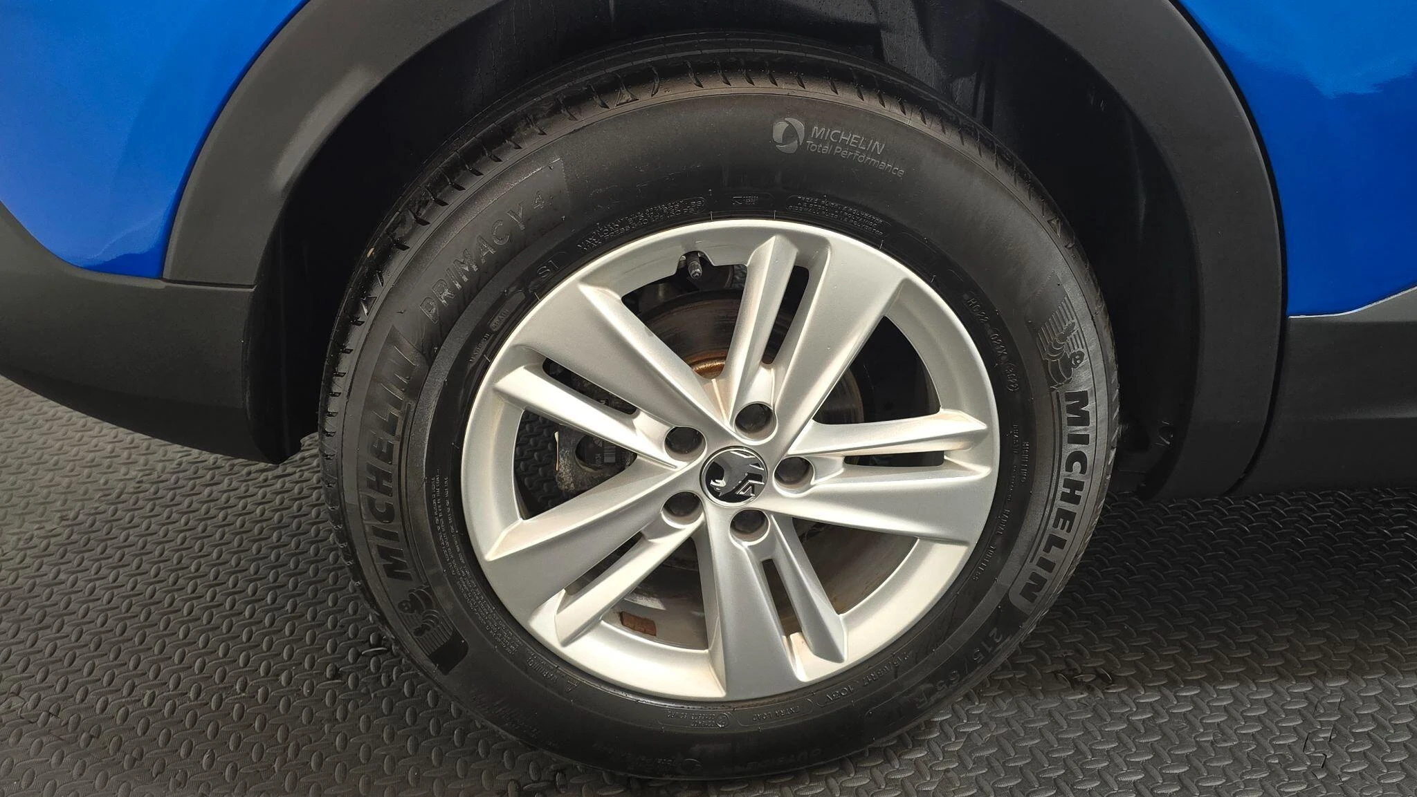 Vehicle image 35