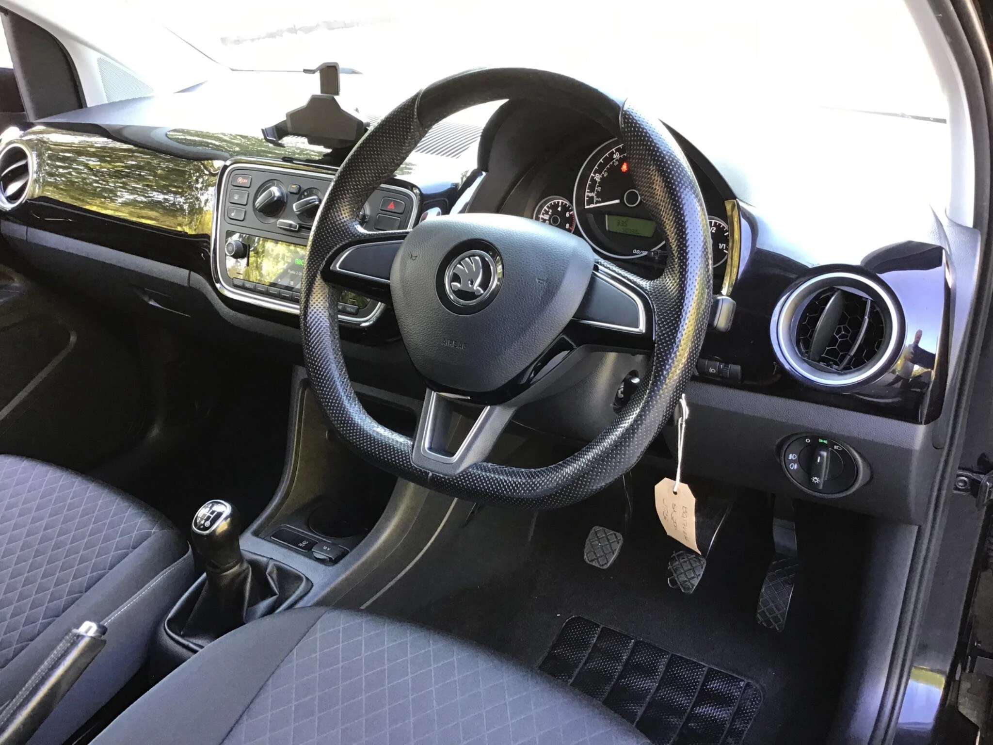 Vehicle image 30