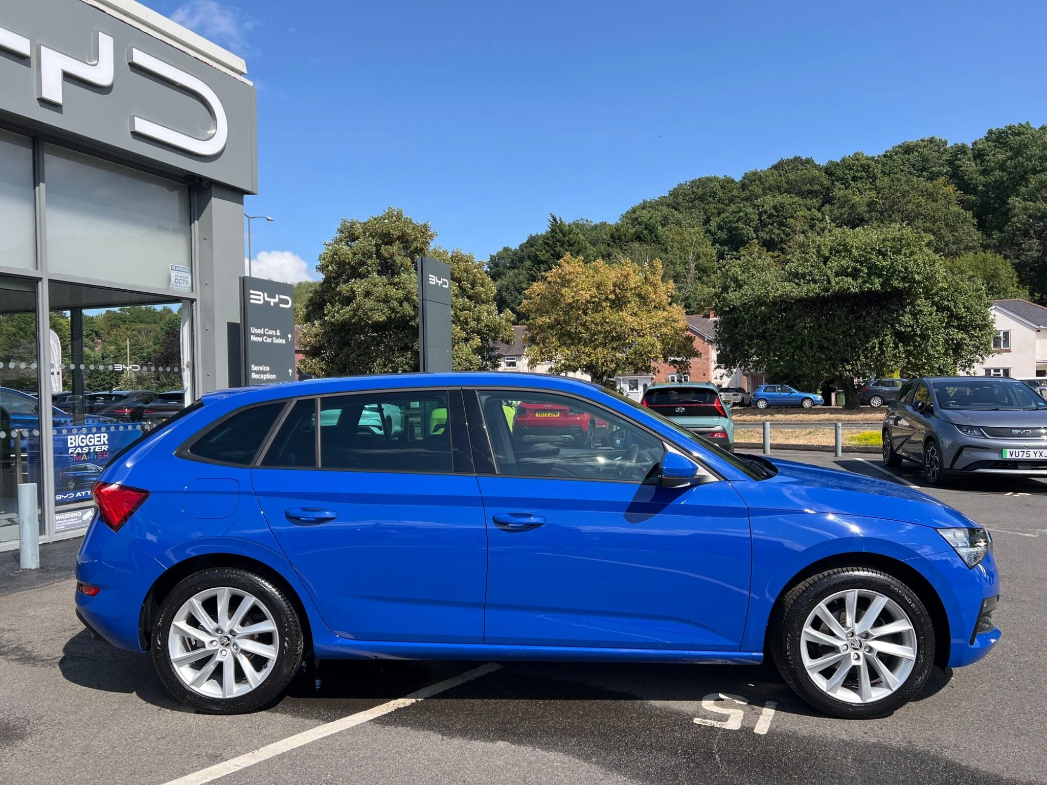 Vehicle image 12