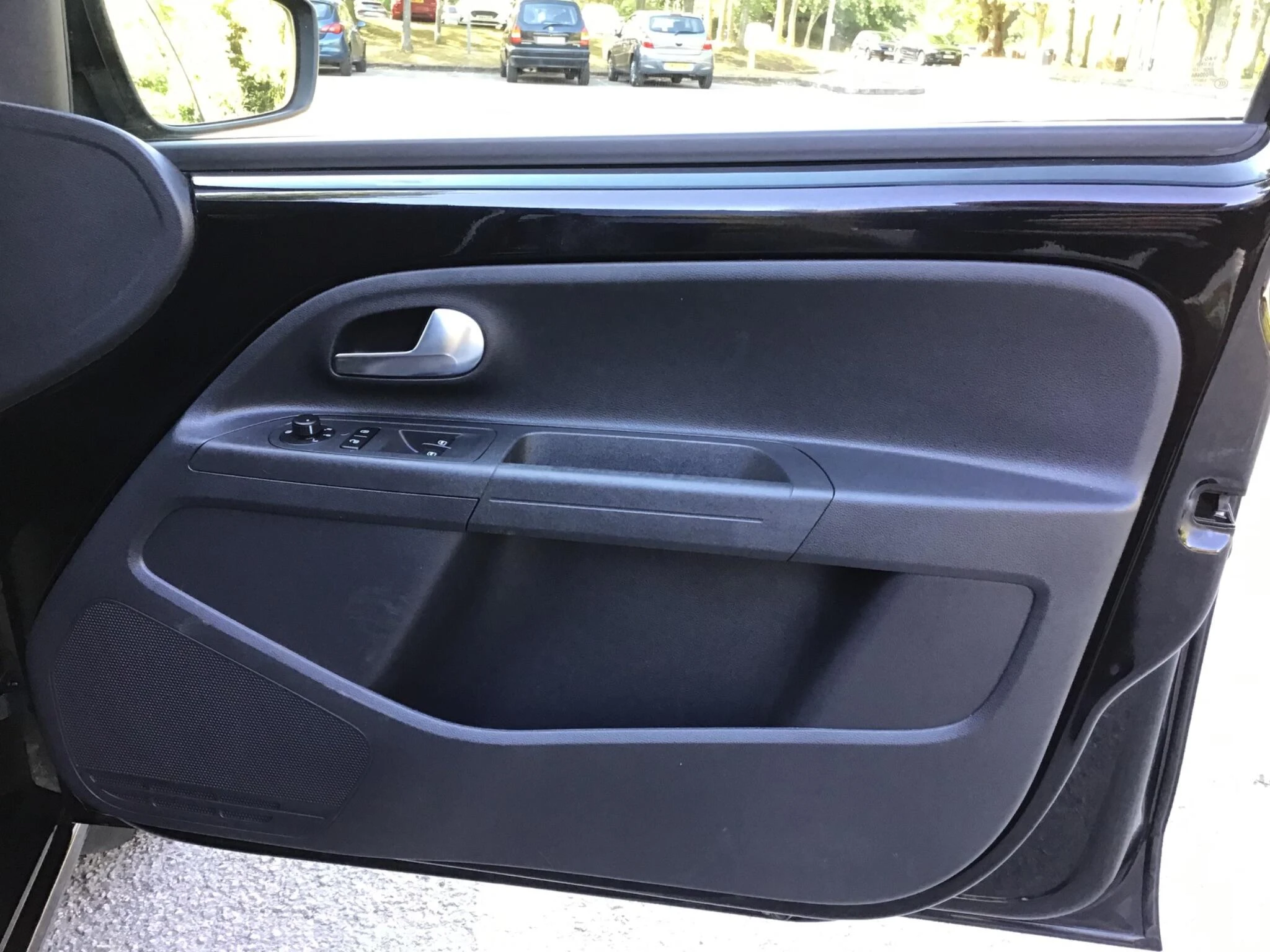 Vehicle image 27