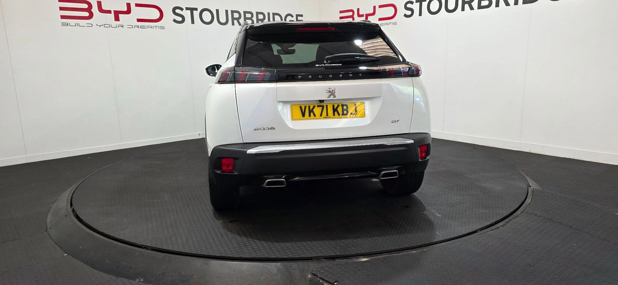 Vehicle image 17