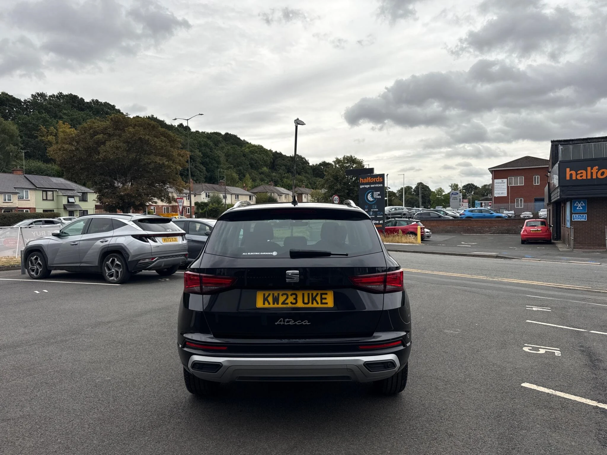 Vehicle image 9