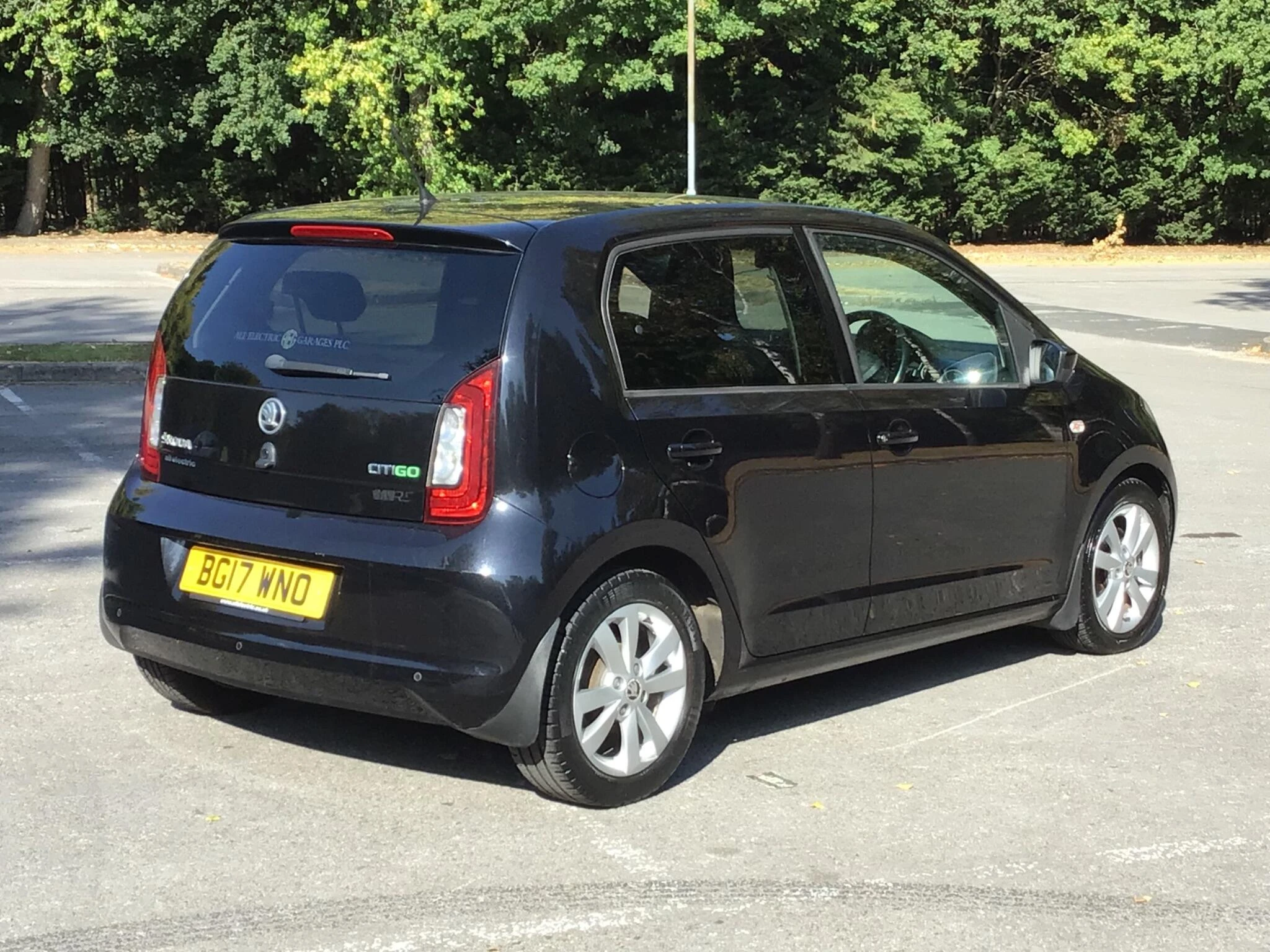 Vehicle image 3