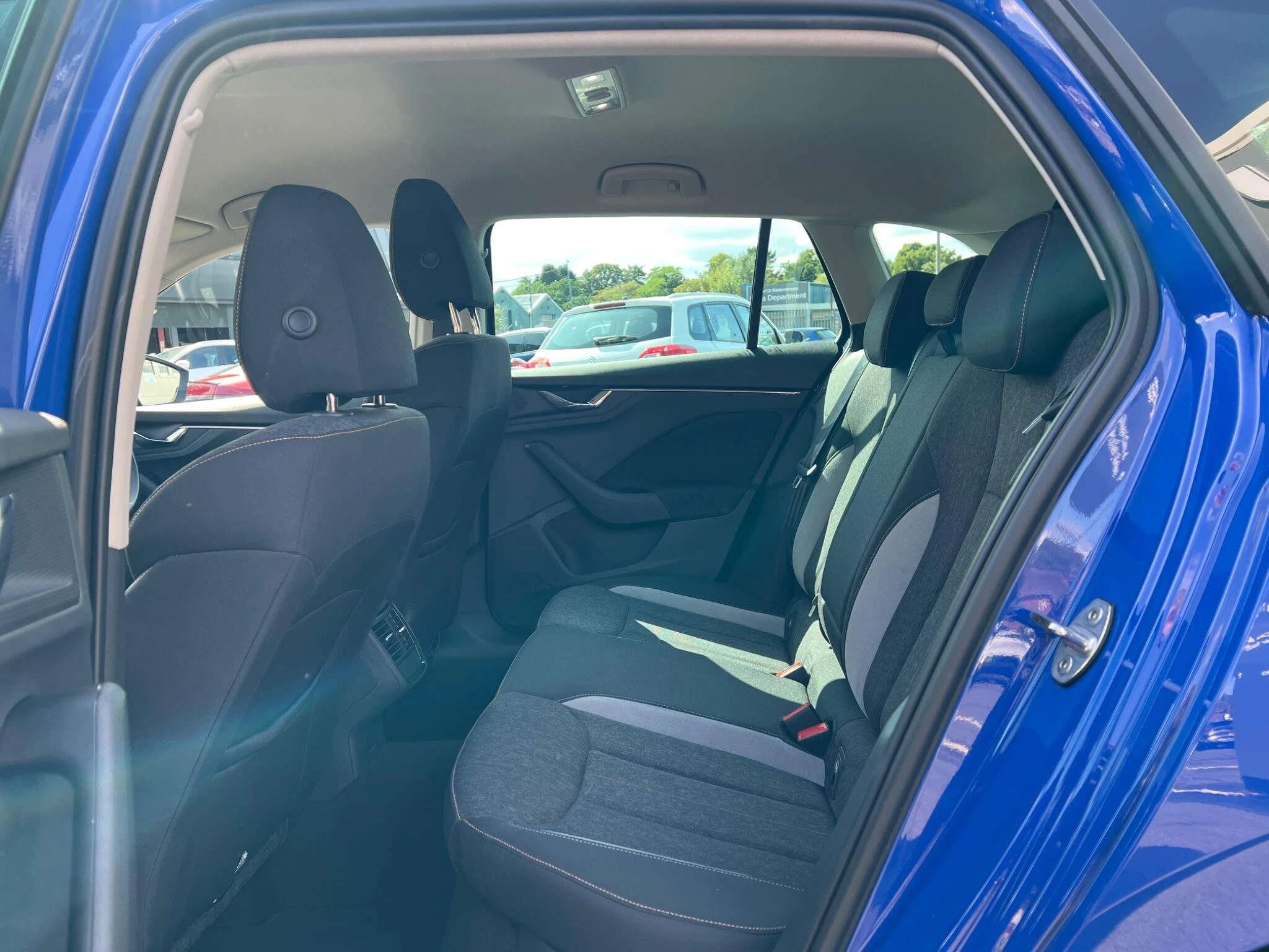 Vehicle image 22