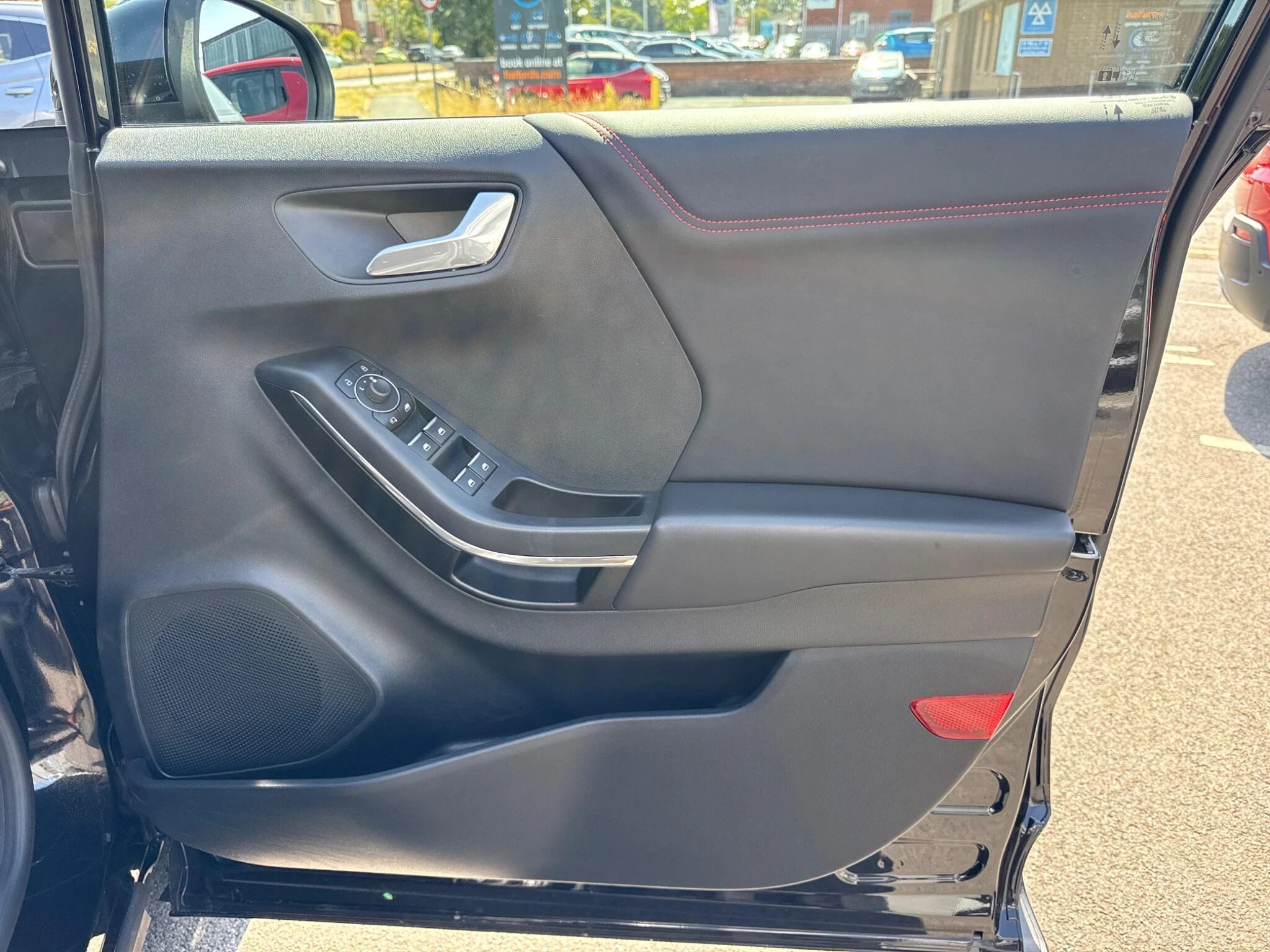 Vehicle image 31