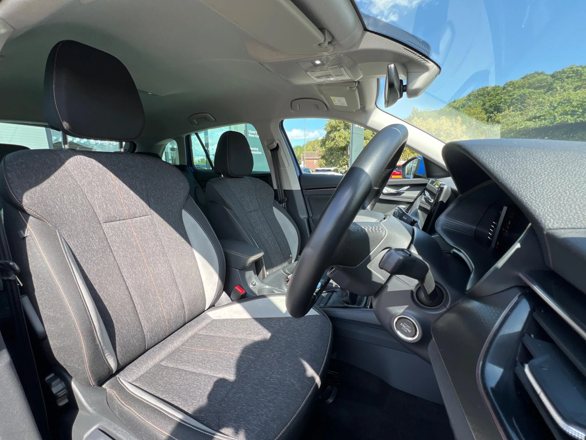 Vehicle image 21