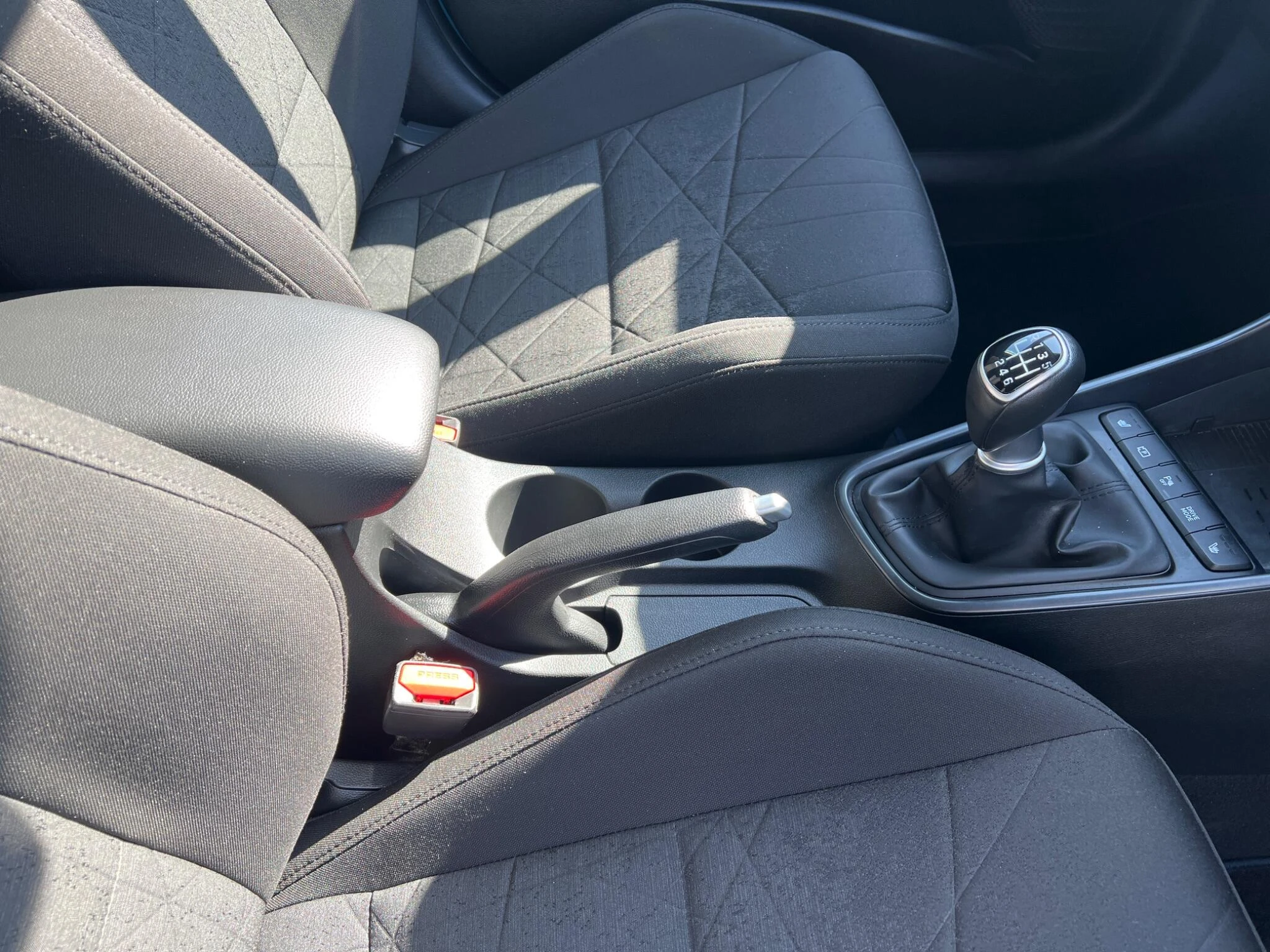 Vehicle image 27
