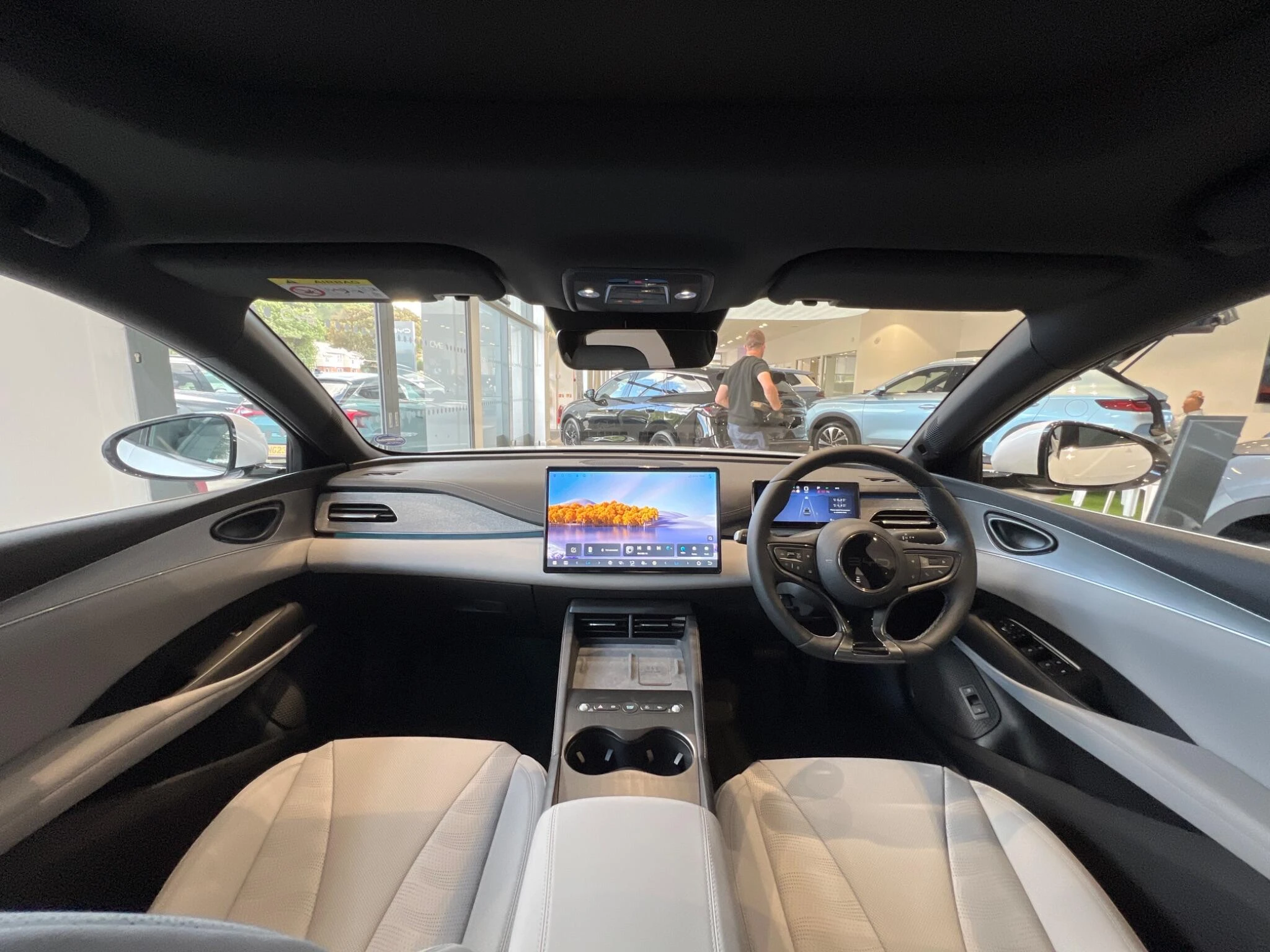 Vehicle image 15
