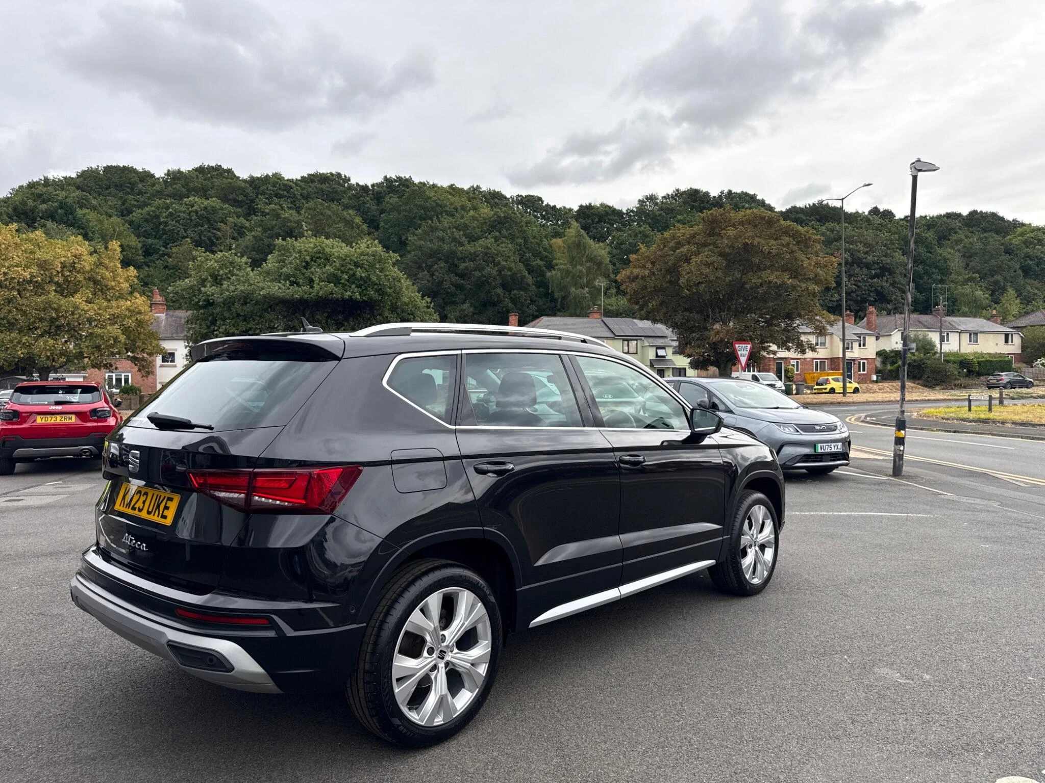 Vehicle image 13