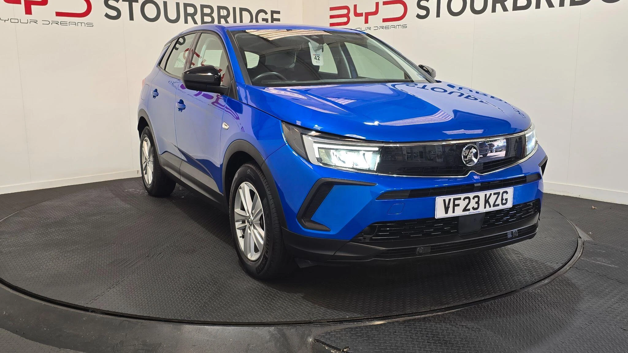 Vehicle image 6
