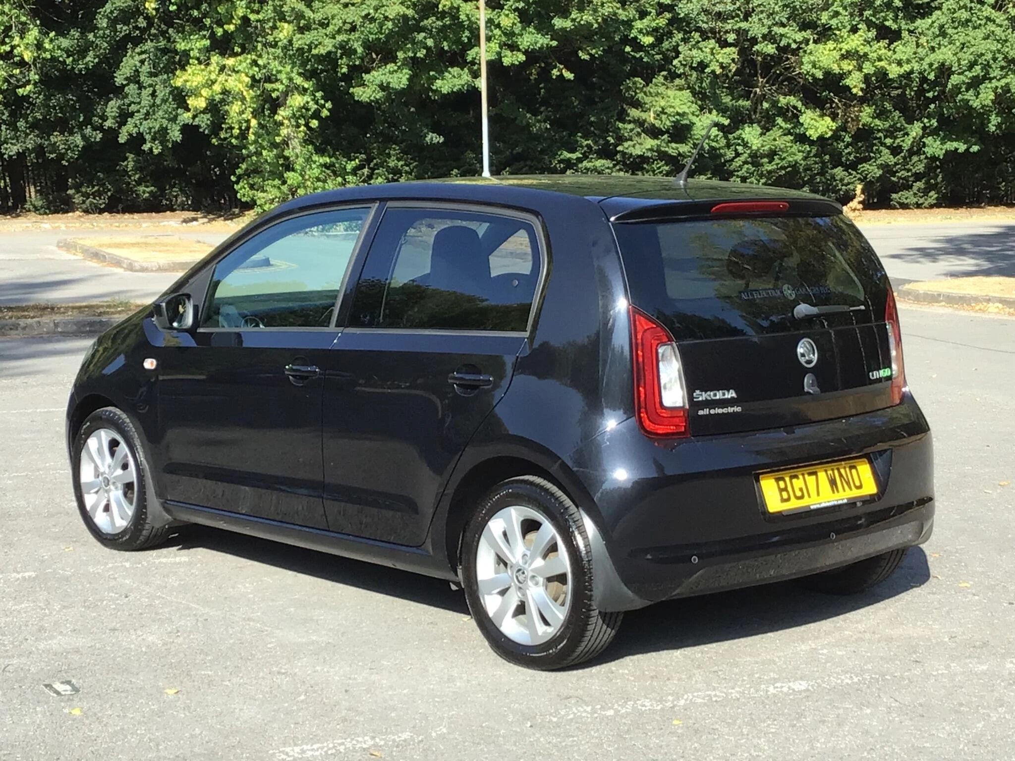 Vehicle image 5