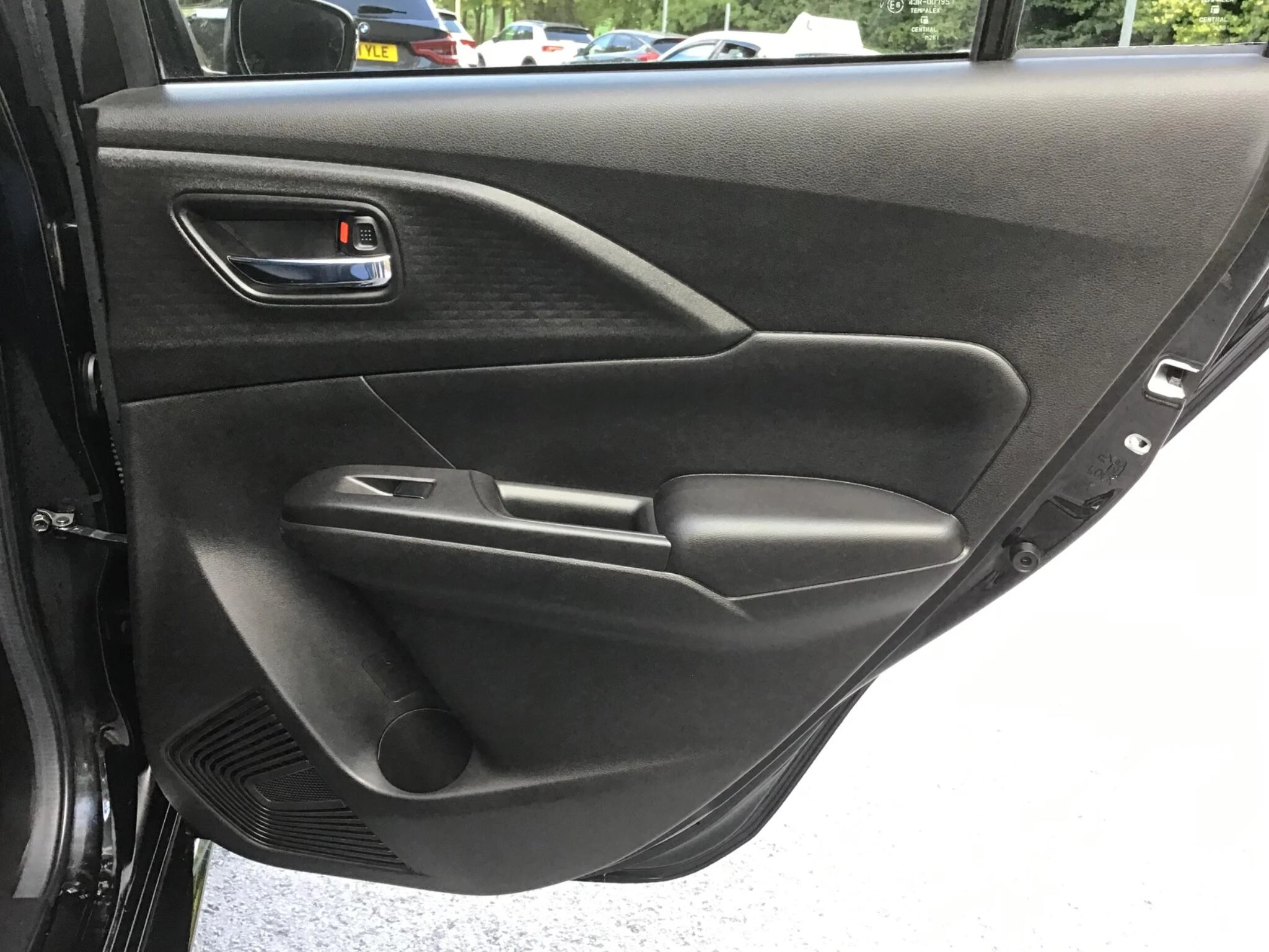 Vehicle image 27