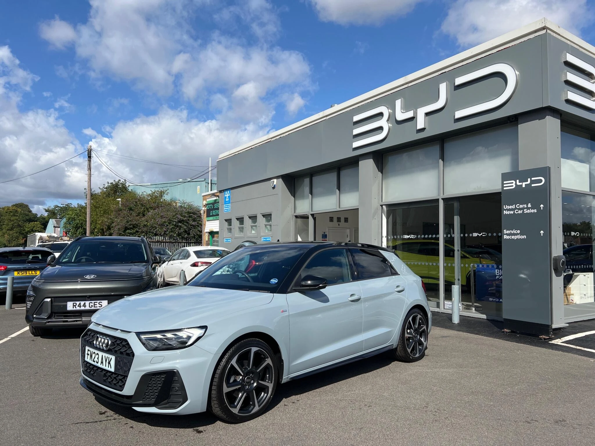 Vehicle image 9