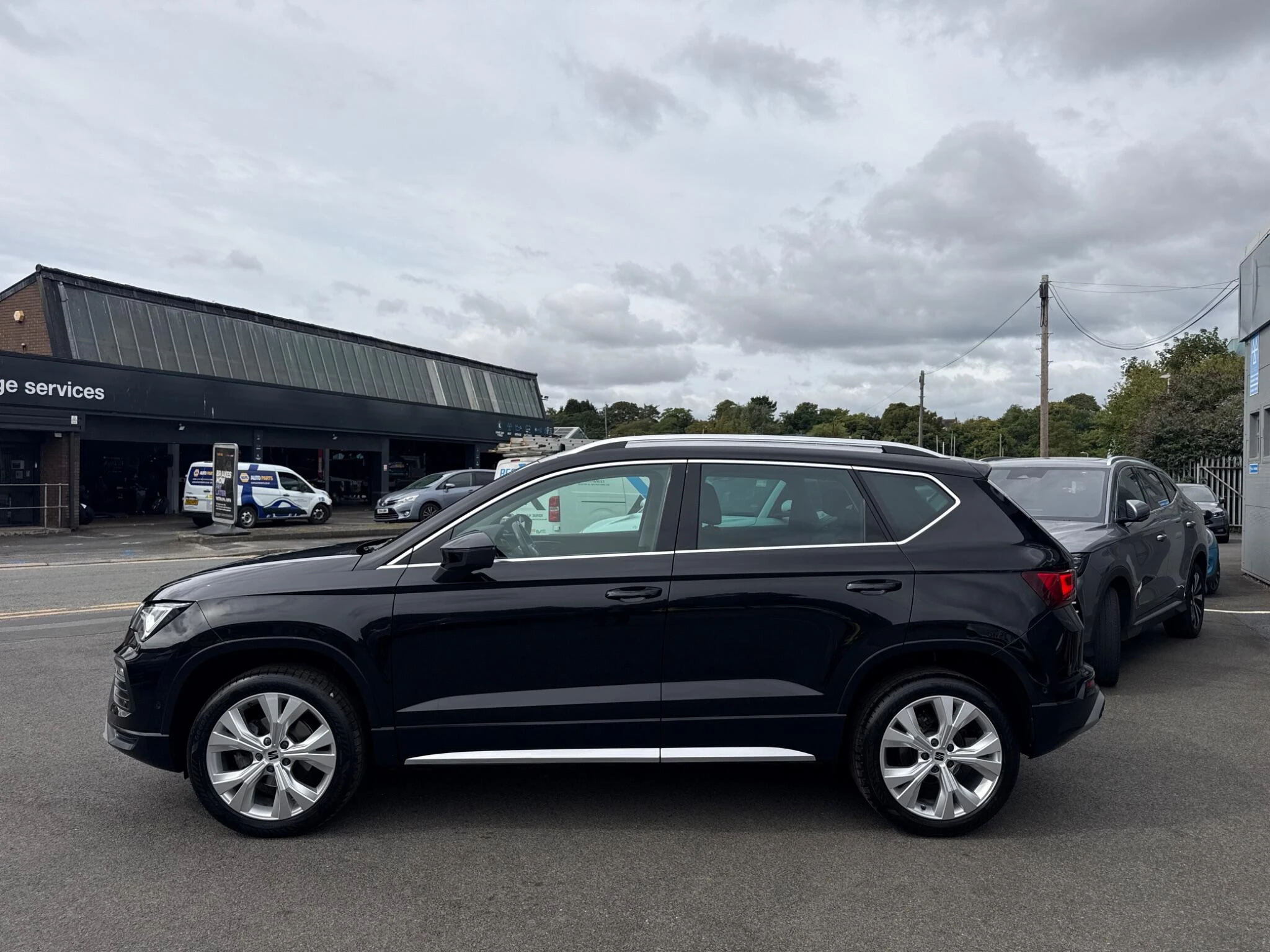 Vehicle image 7