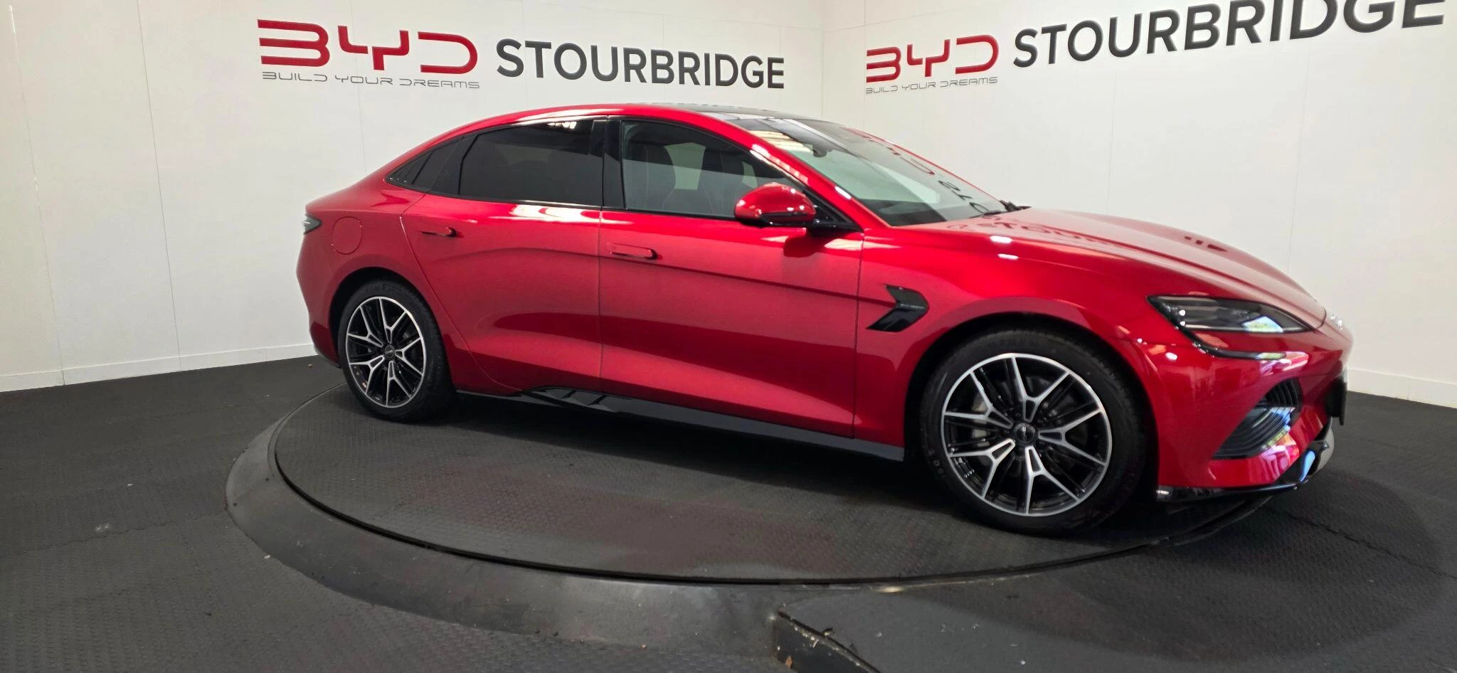 Vehicle image 32