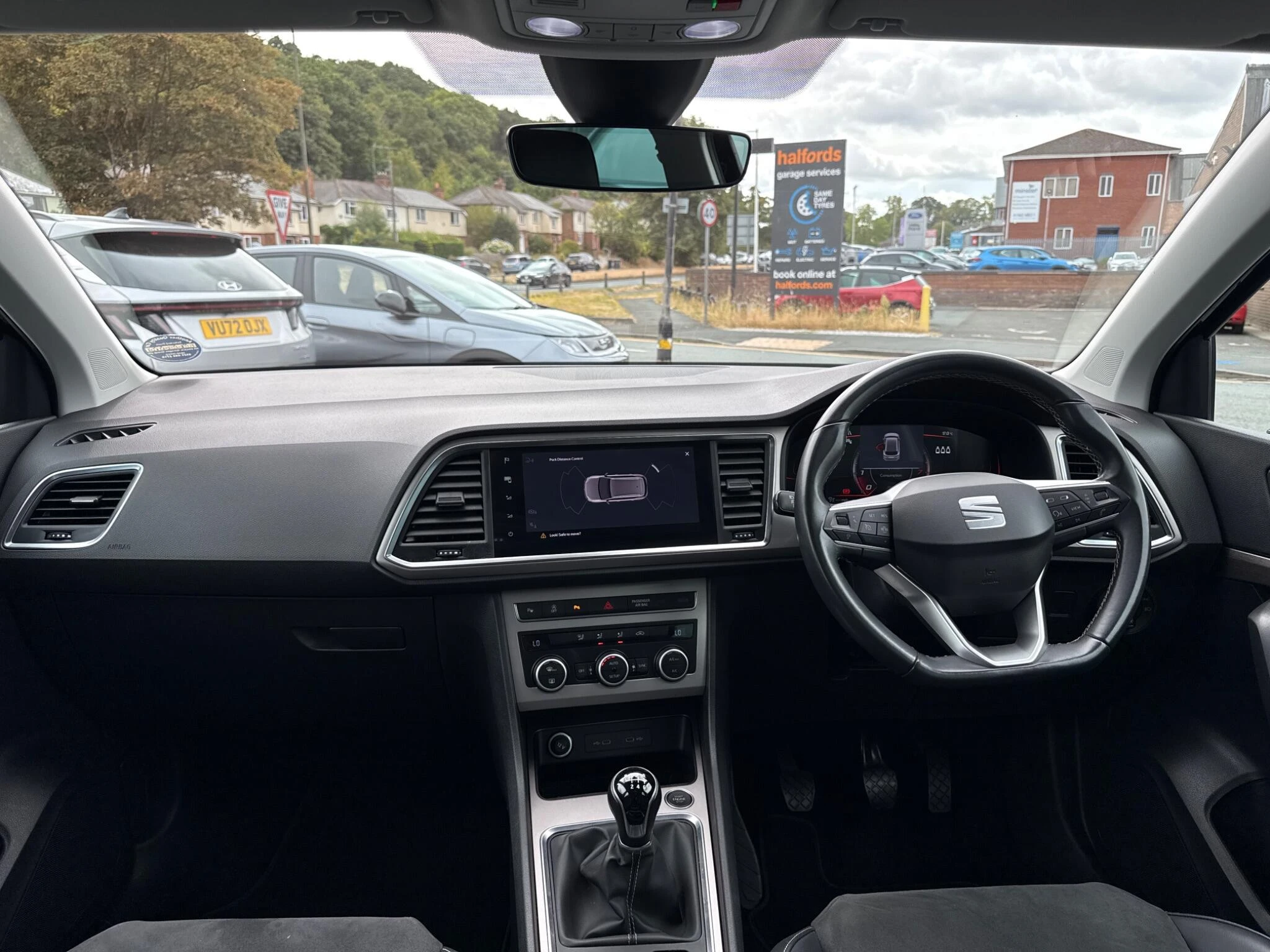 Vehicle image 14