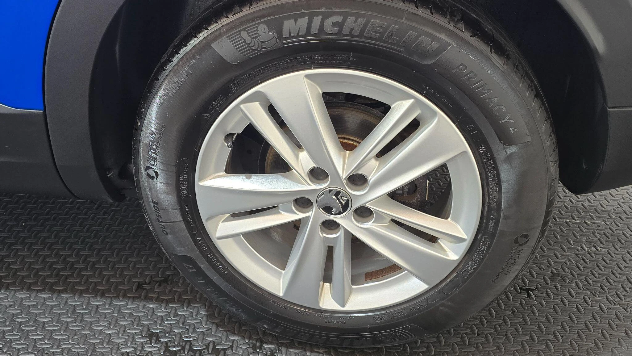 Vehicle image 36