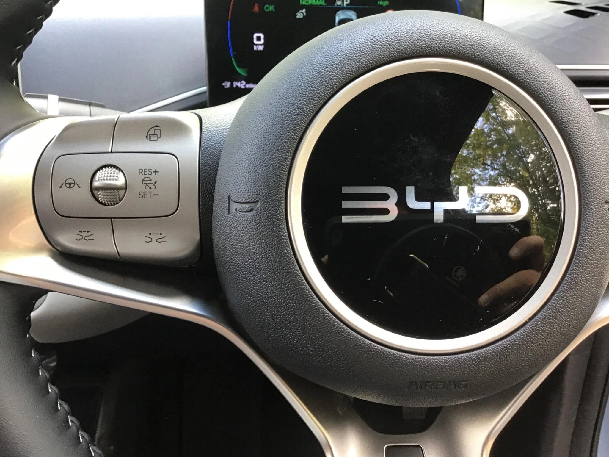 Vehicle image 32