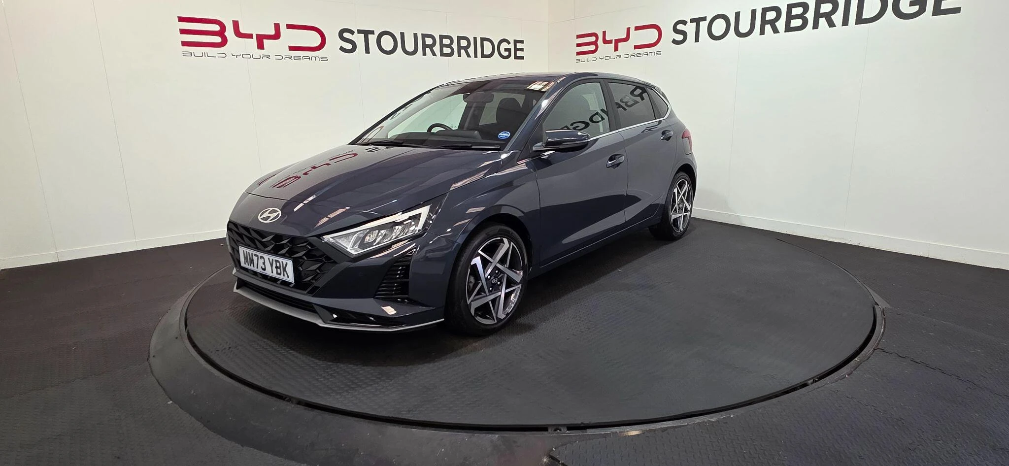 Vehicle image 6