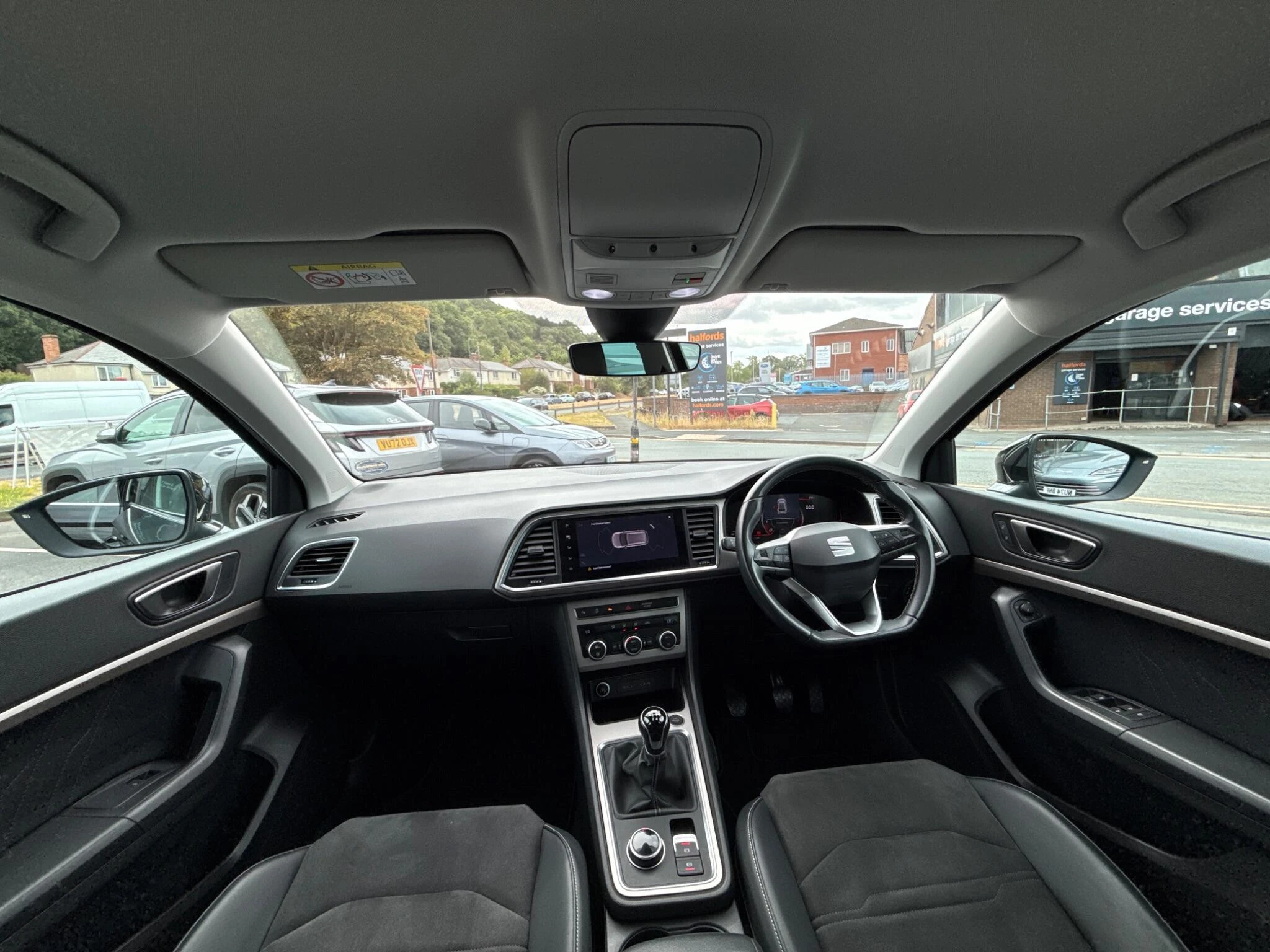 Vehicle image 16