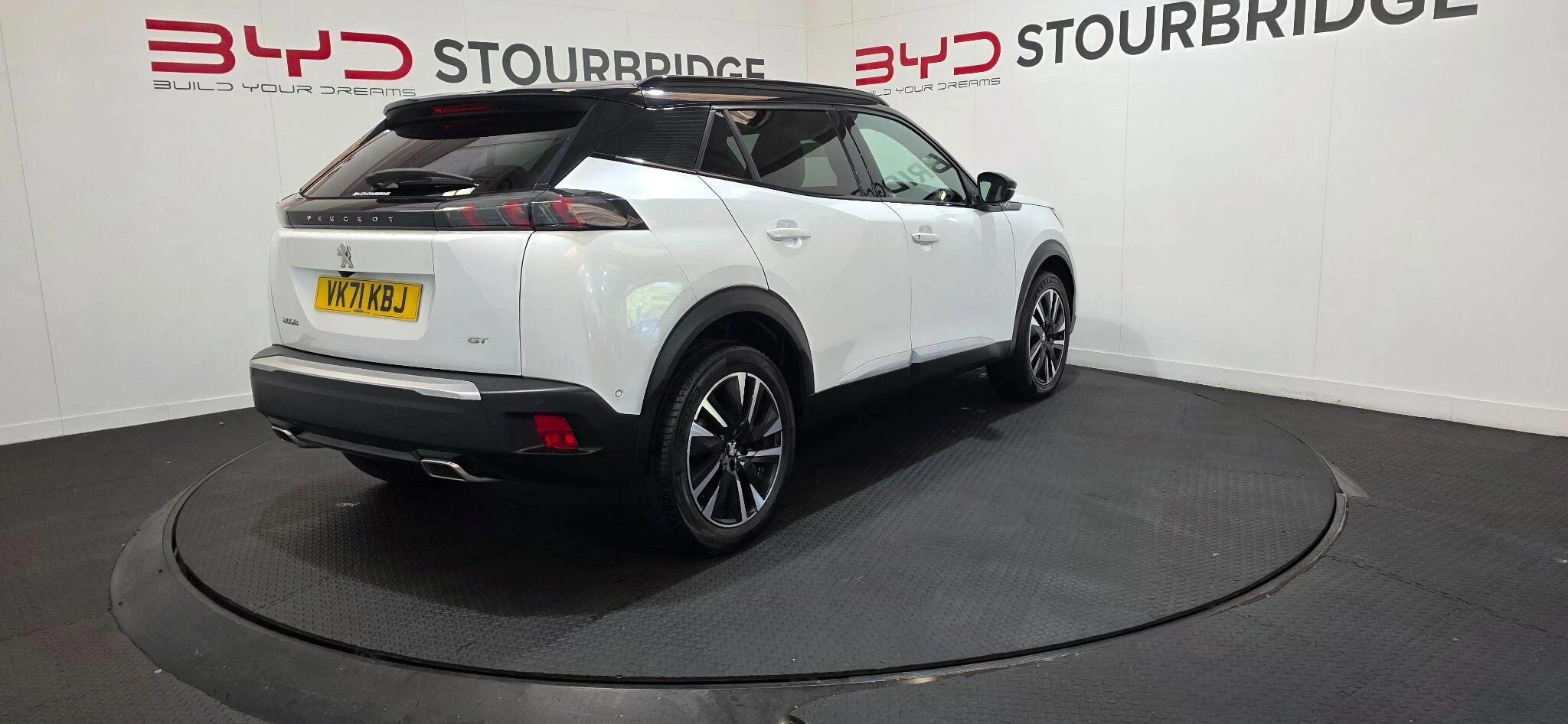 Vehicle image 21