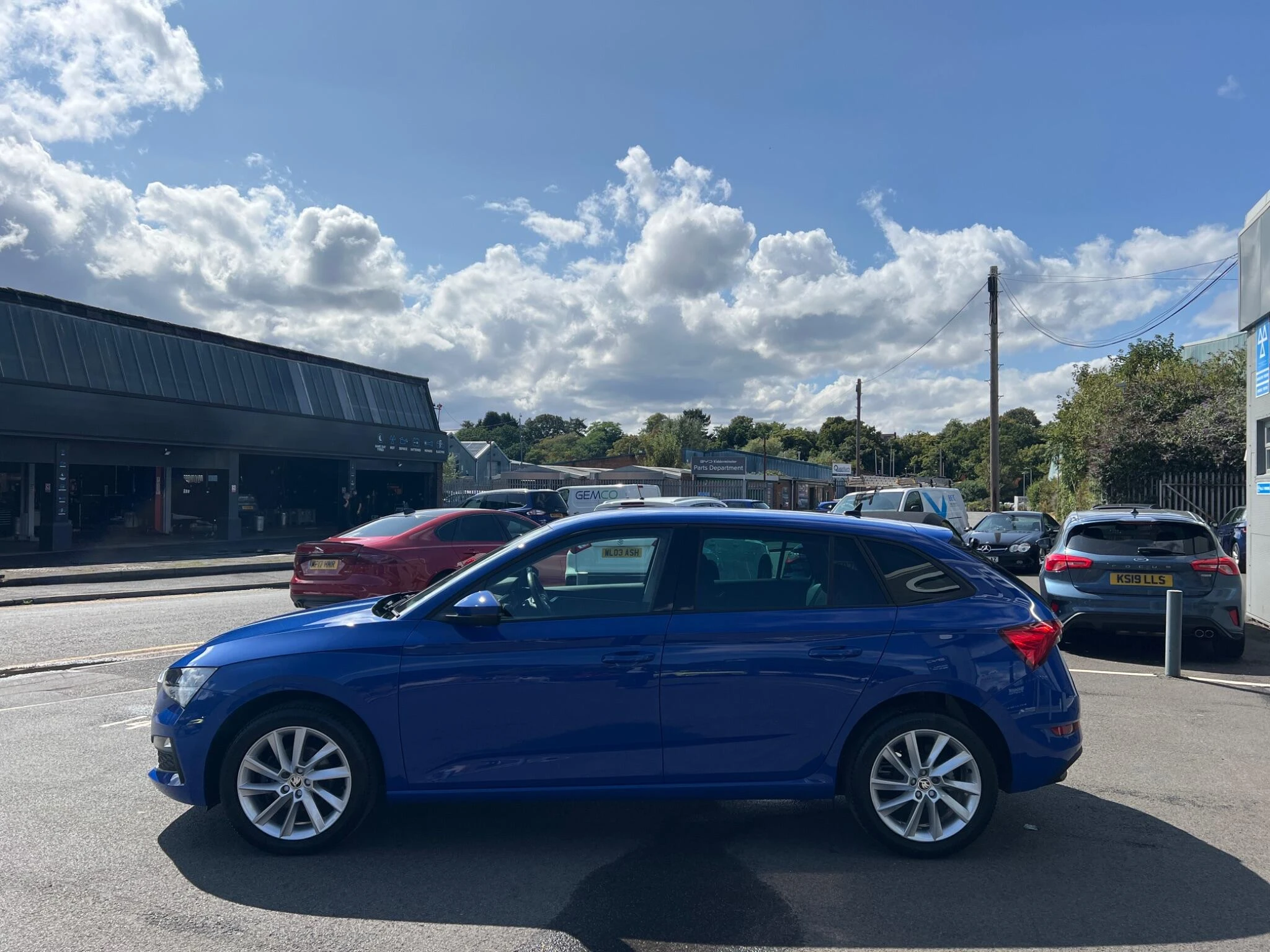 Vehicle image 9