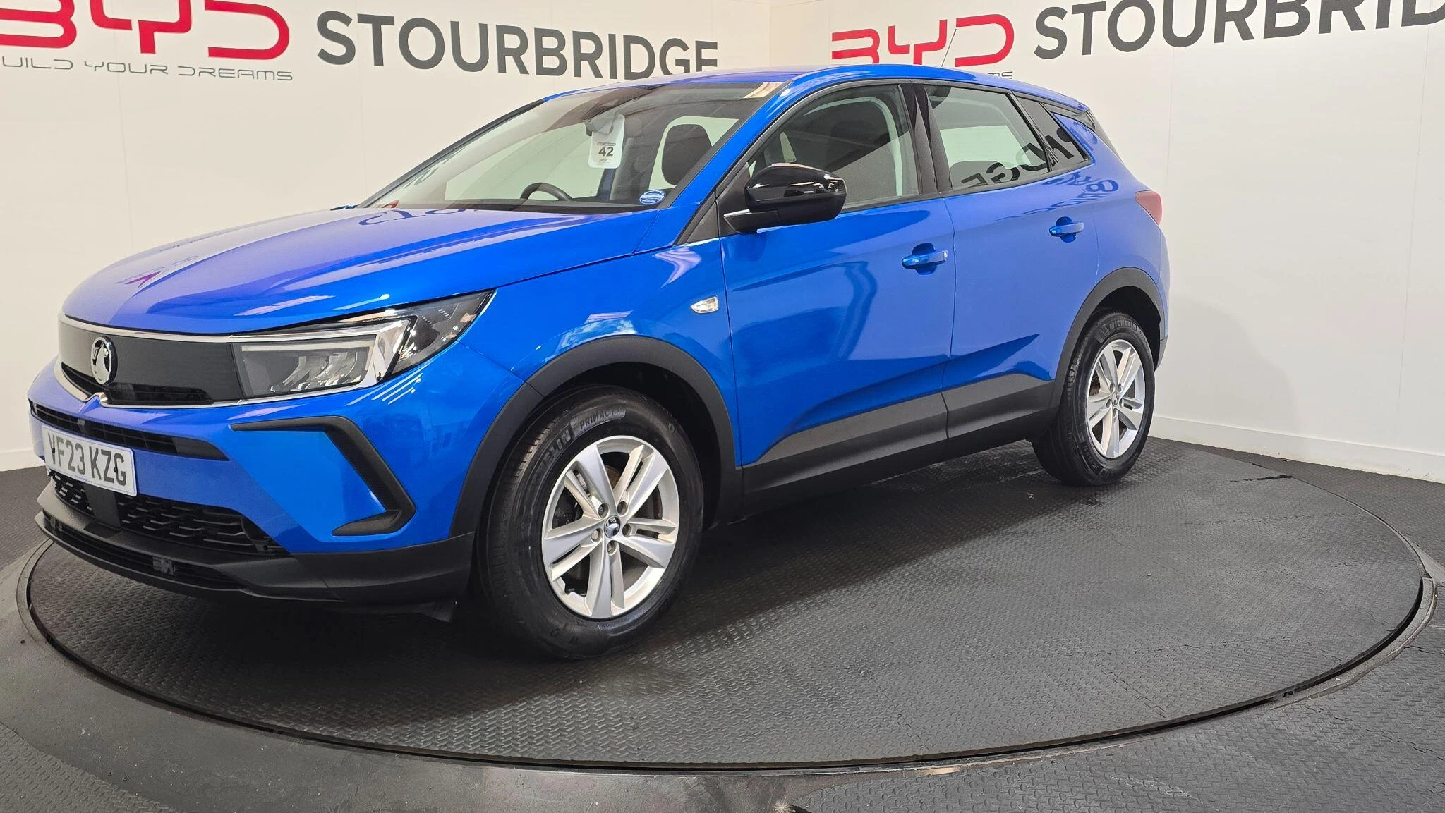 Vehicle image 7