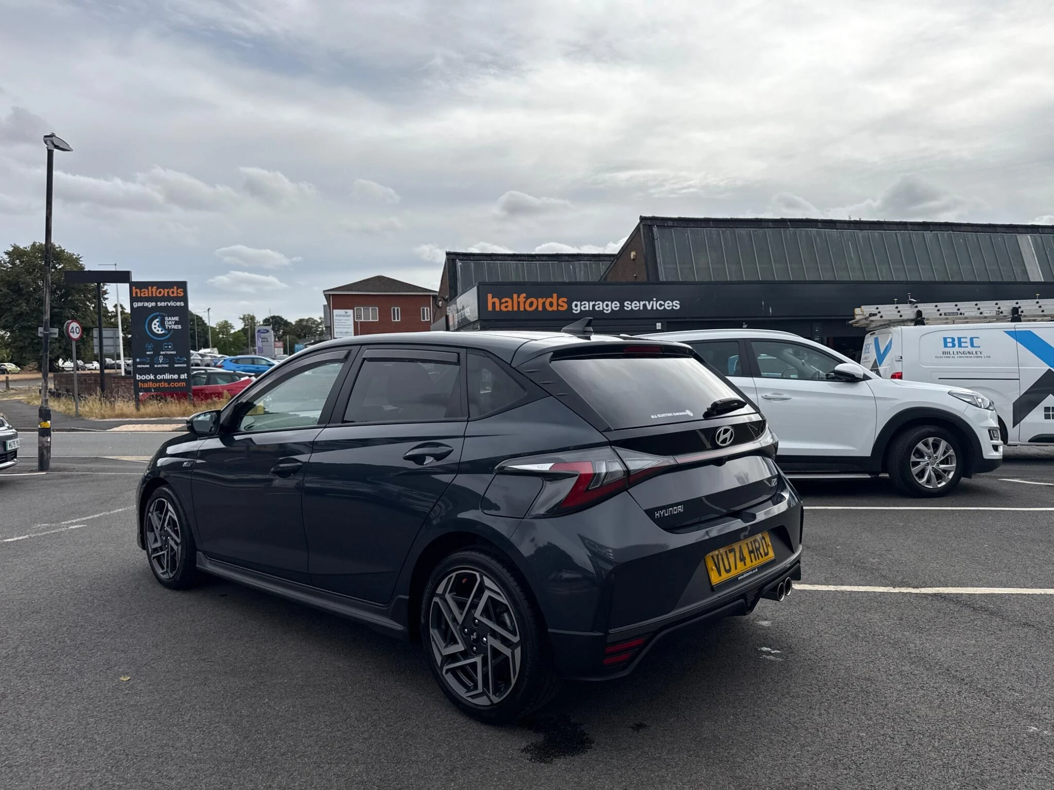 Vehicle image 9