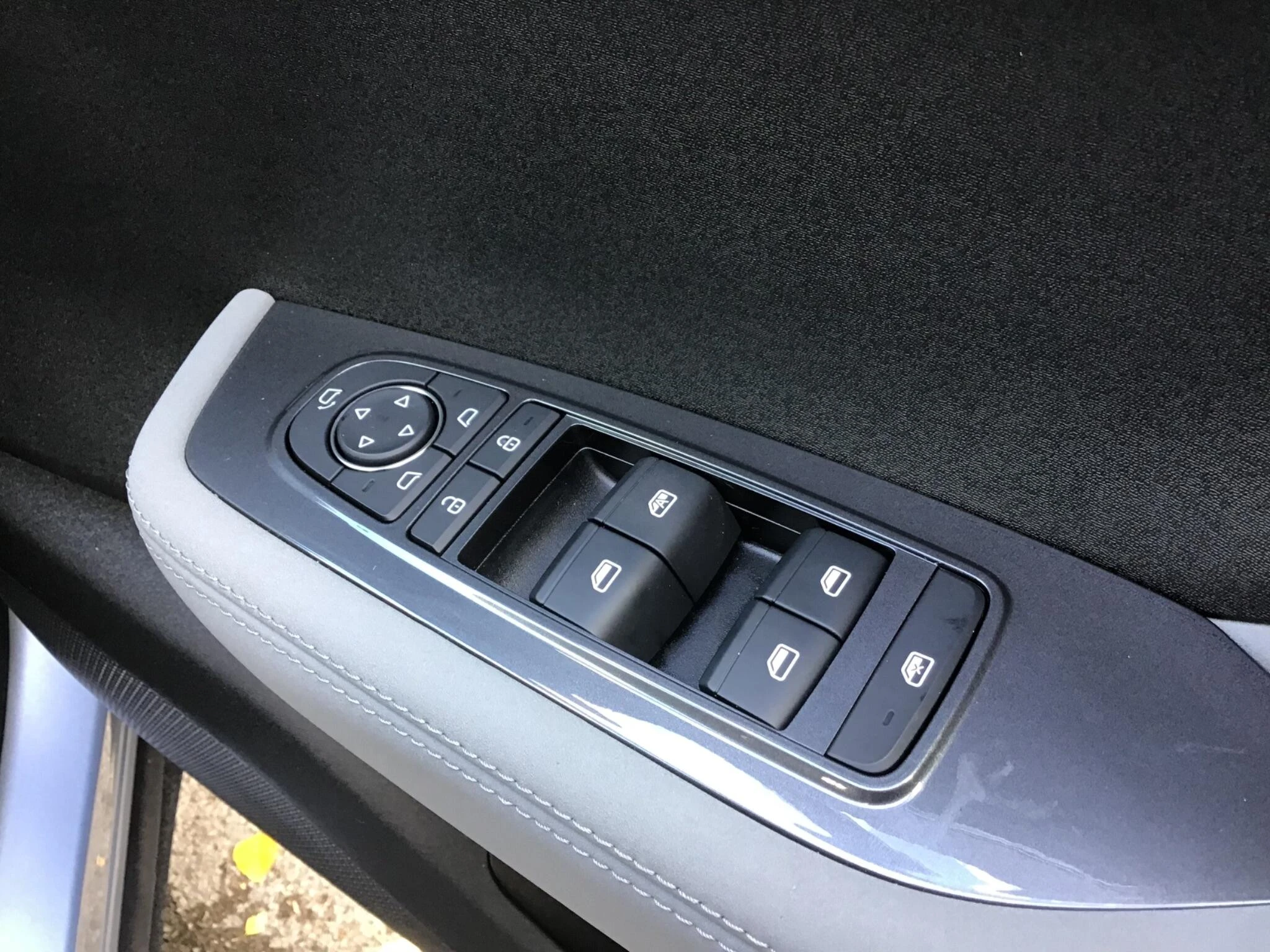 Vehicle image 34