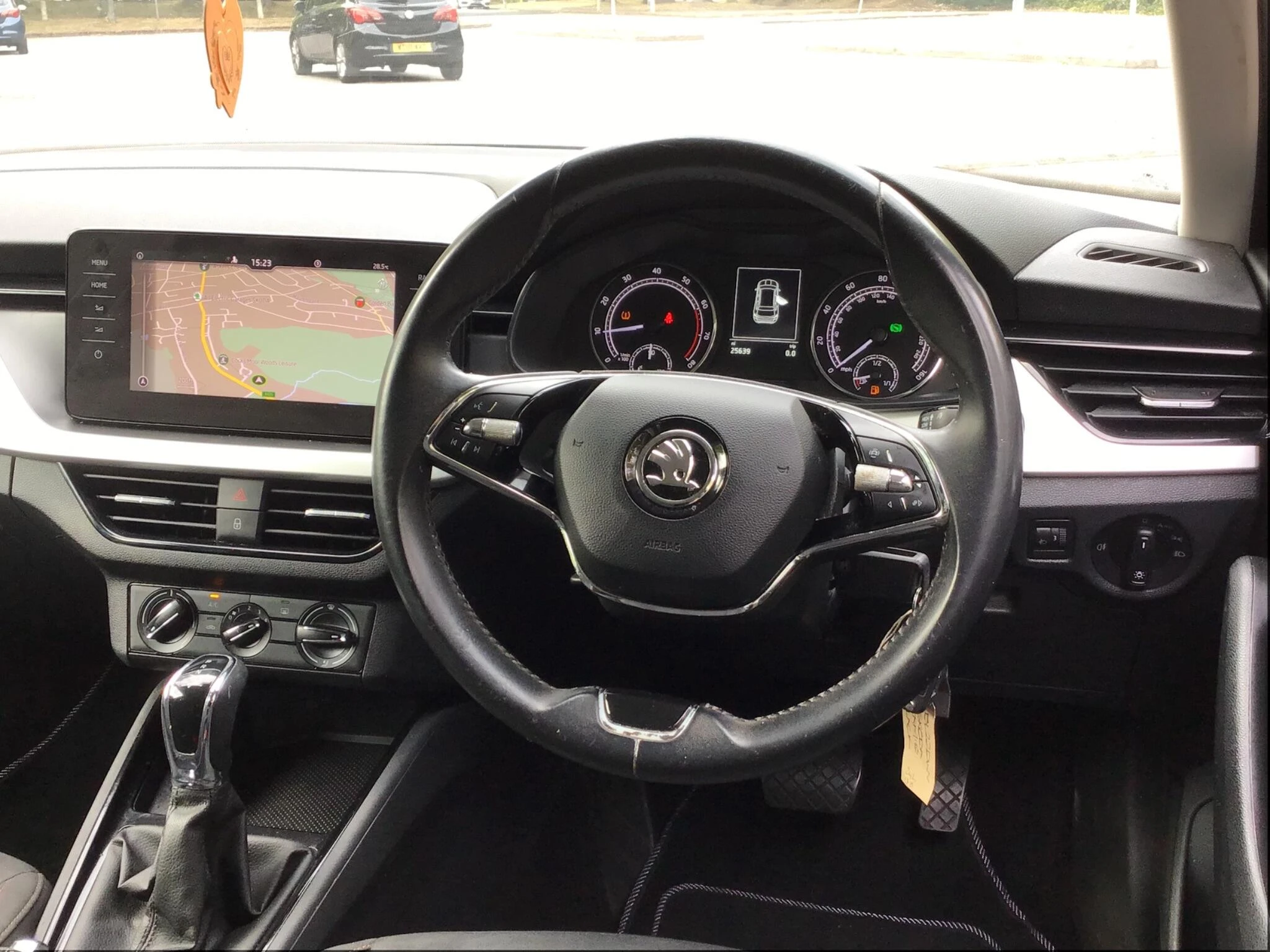 Vehicle image 27