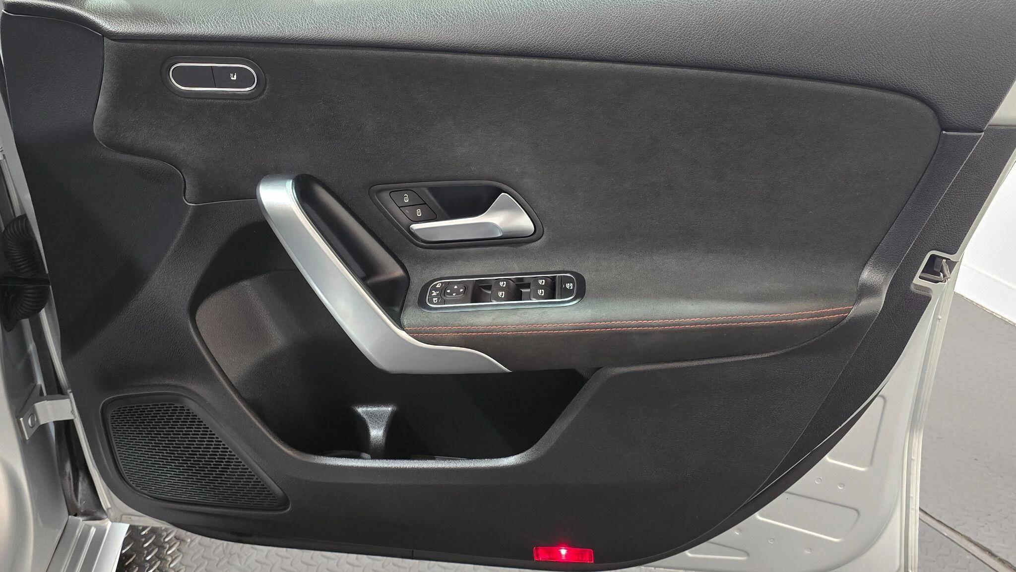 Vehicle image 29