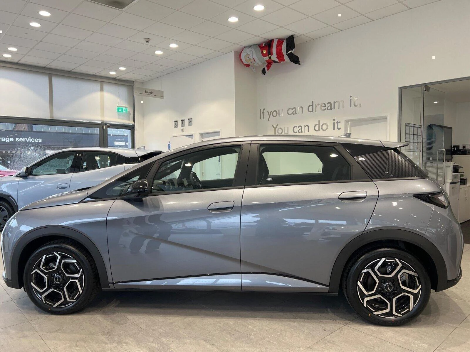 Vehicle image 9