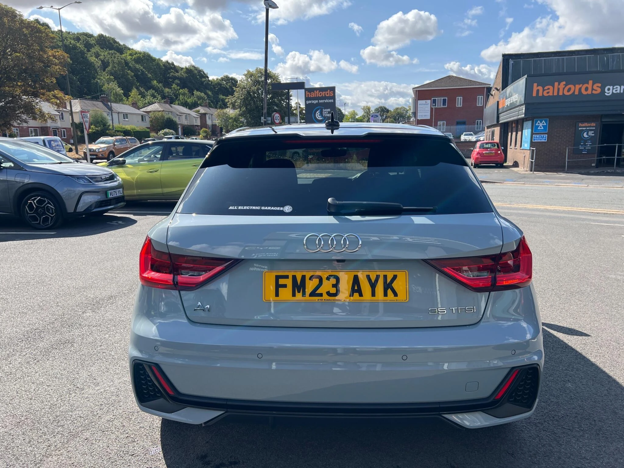 Vehicle image 12