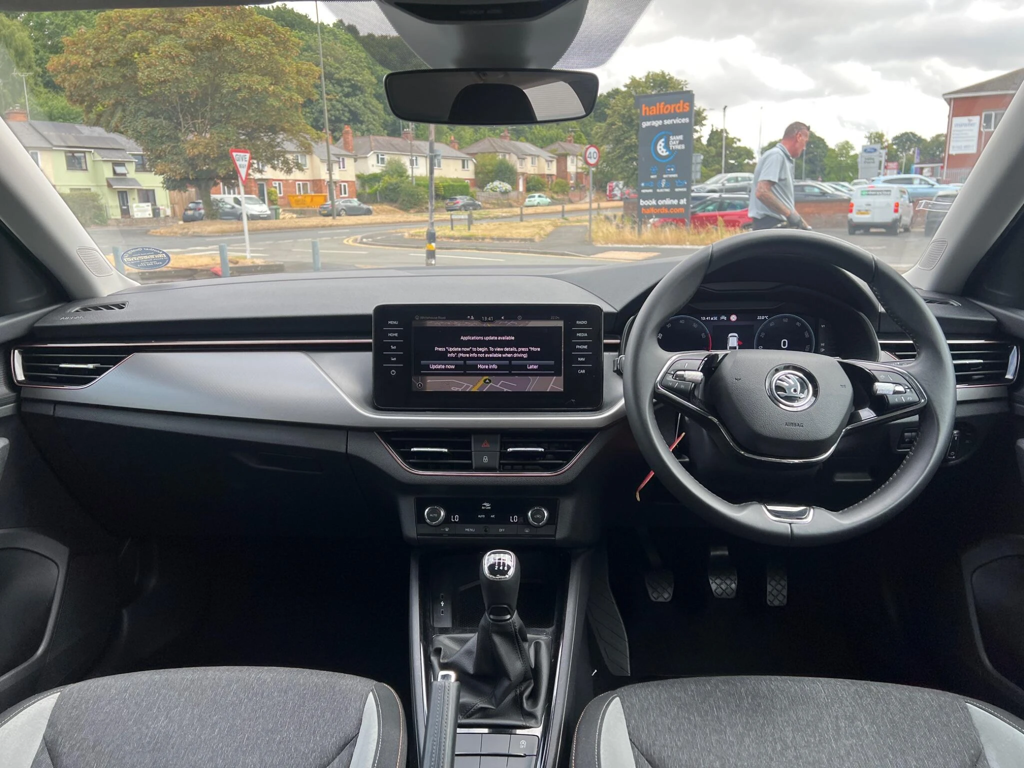 Vehicle image 18
