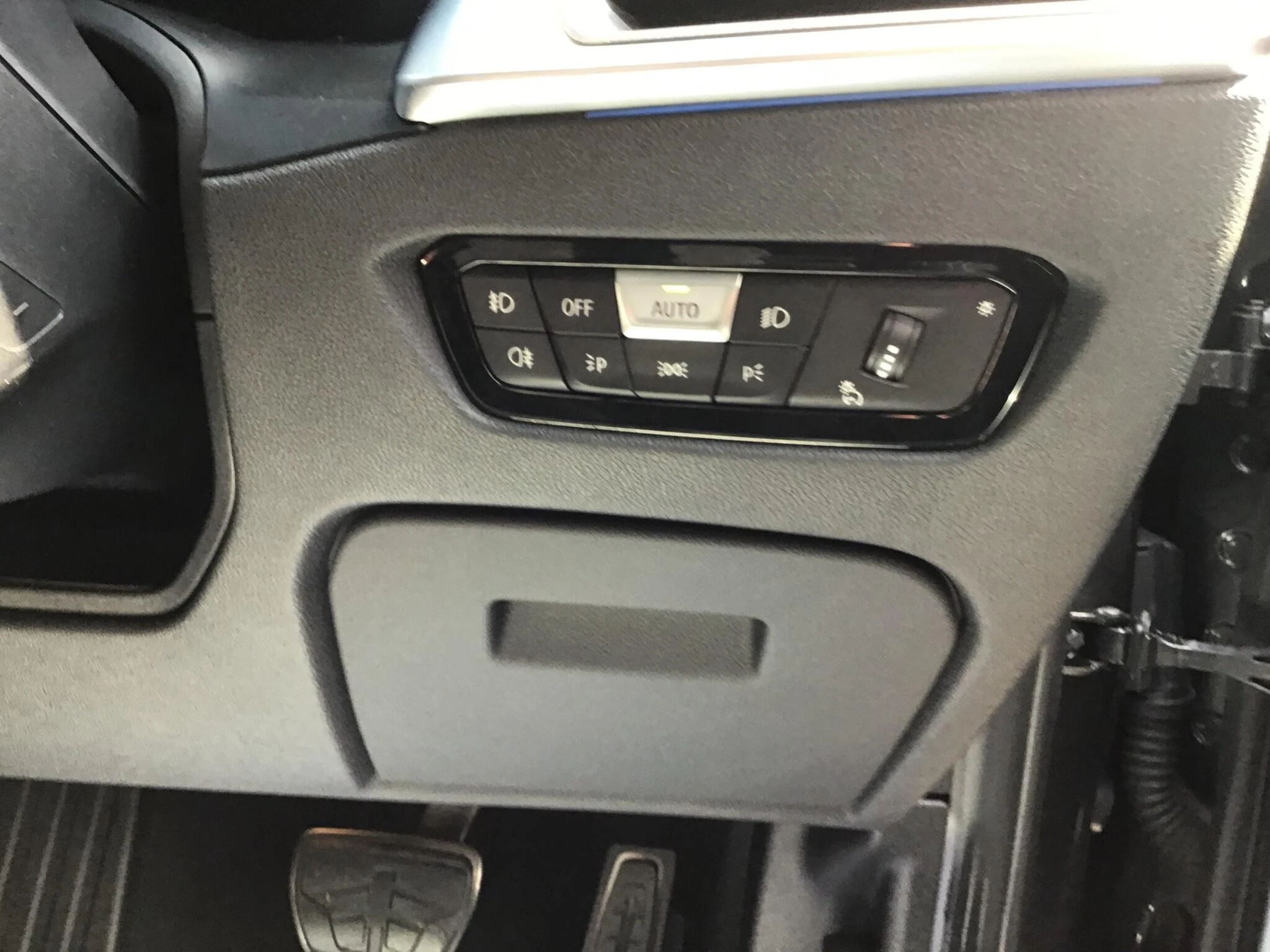 Vehicle image 48