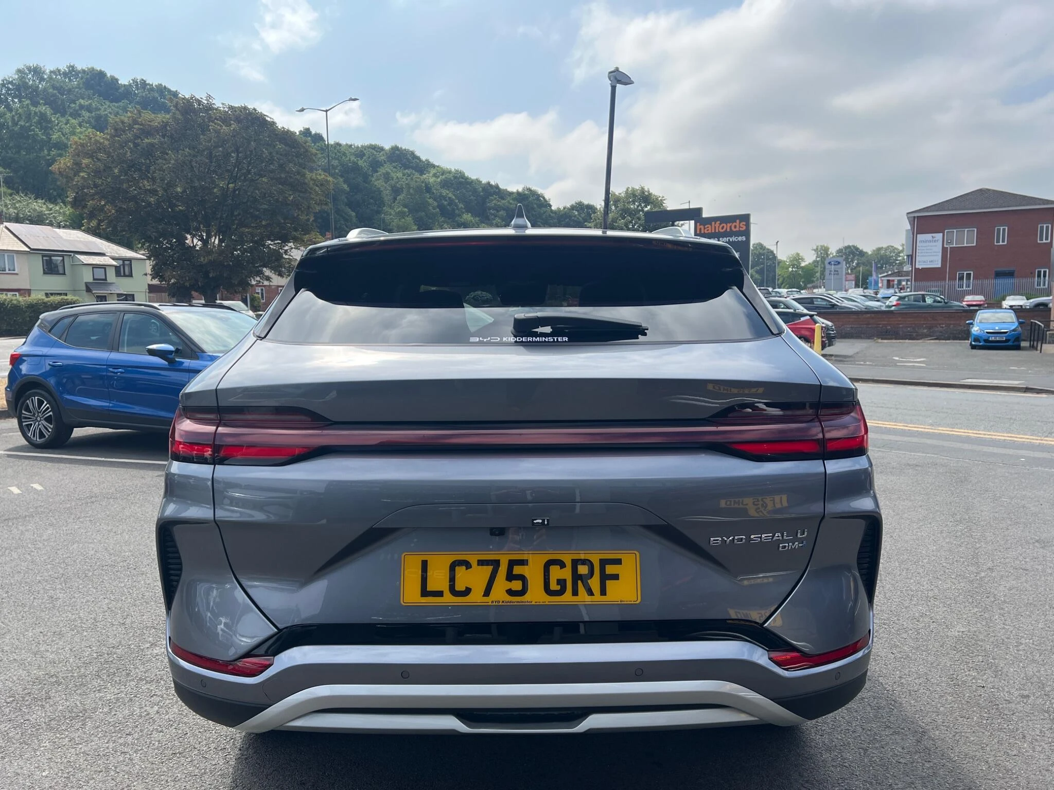 Vehicle image 30