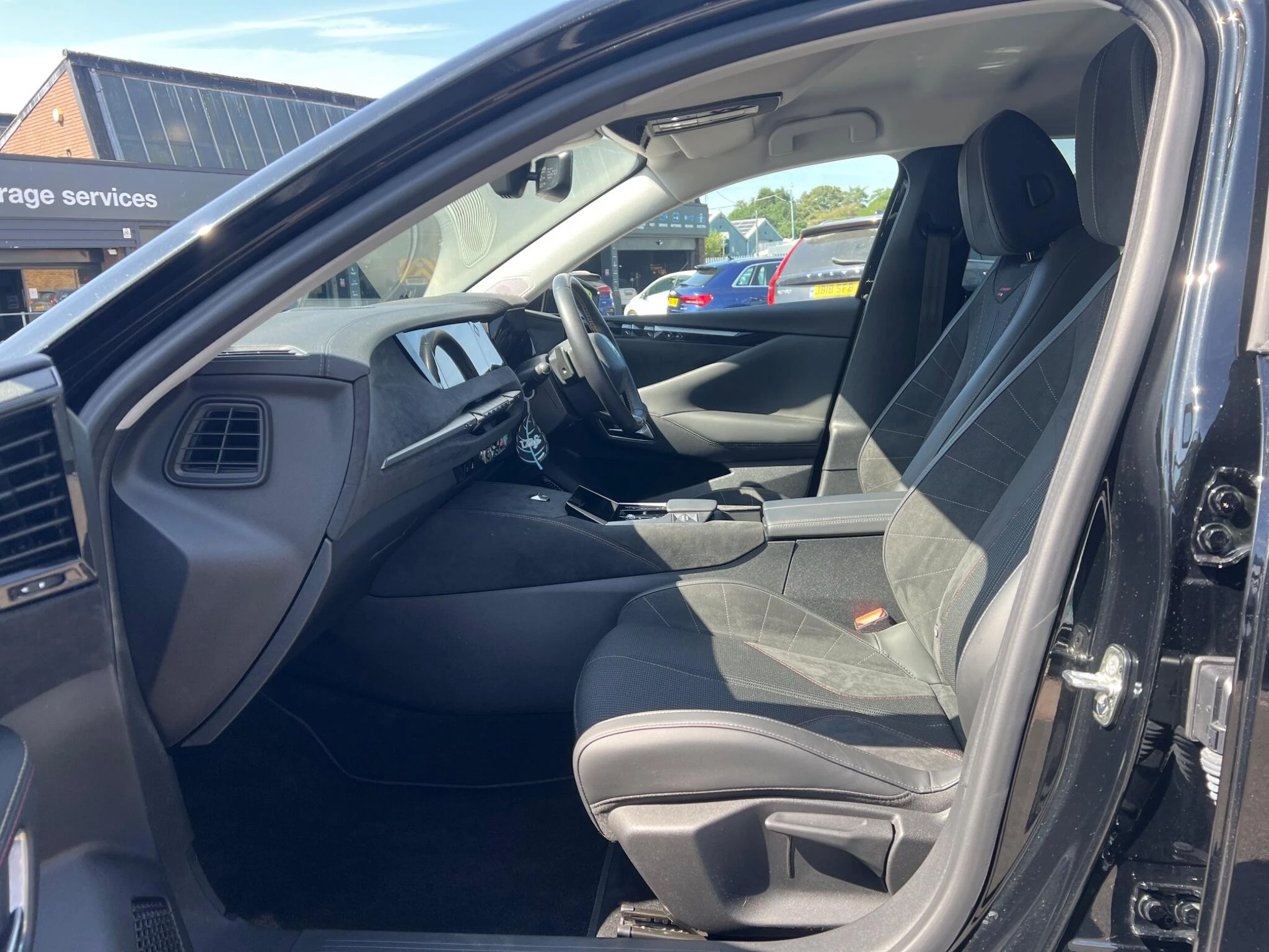 Vehicle image 31
