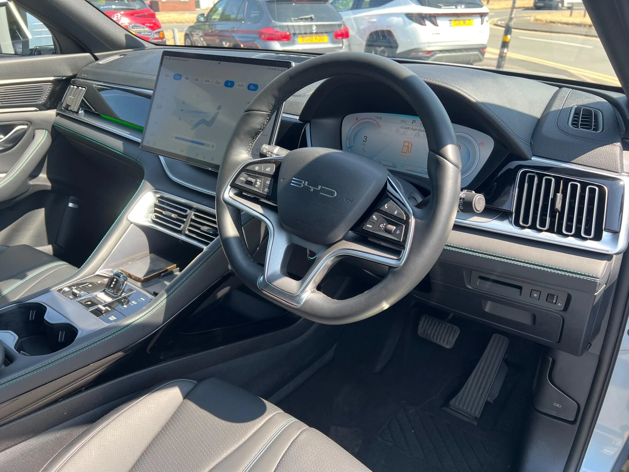 Vehicle image 15