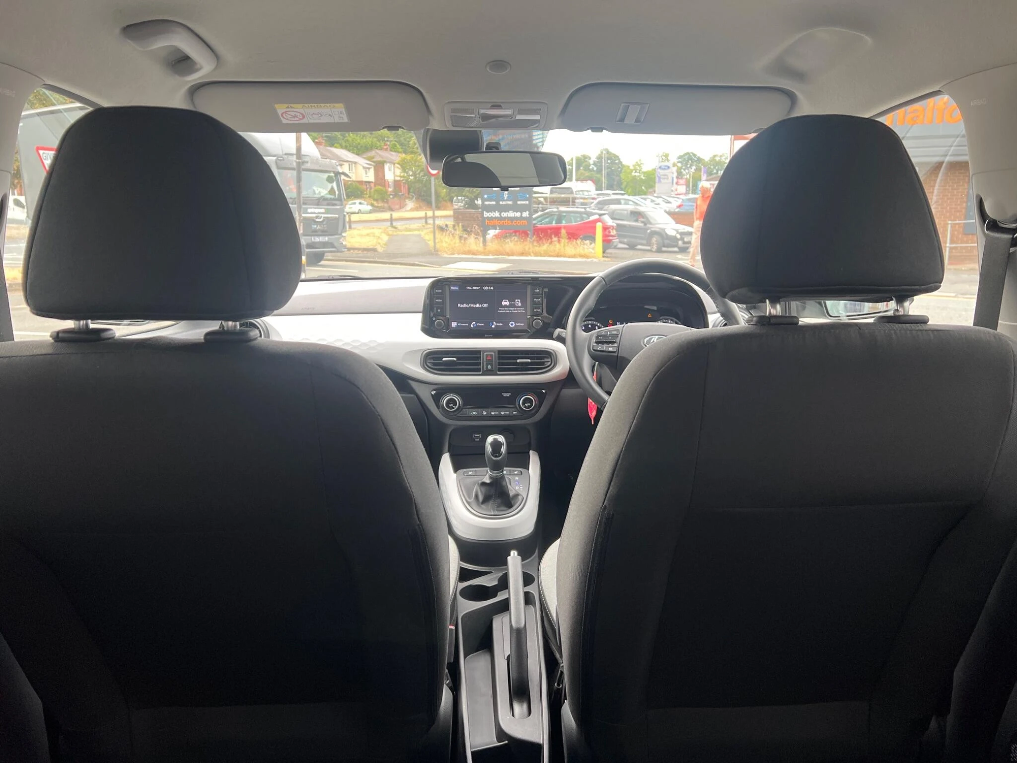 Vehicle image 16