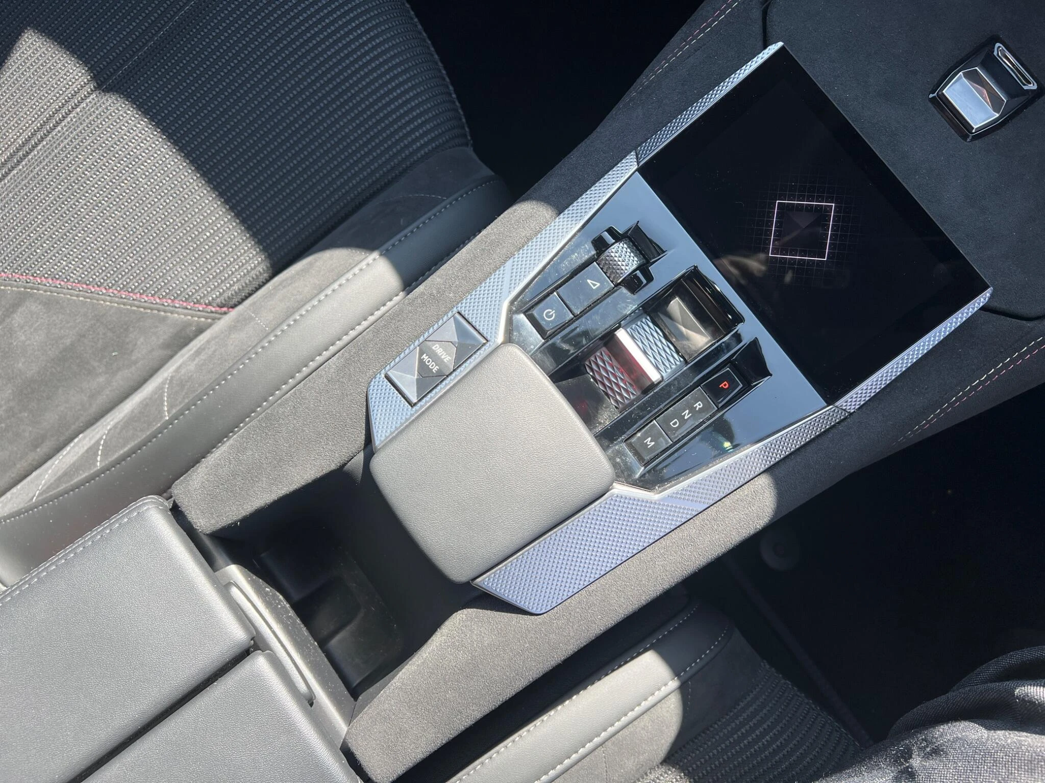 Vehicle image 30