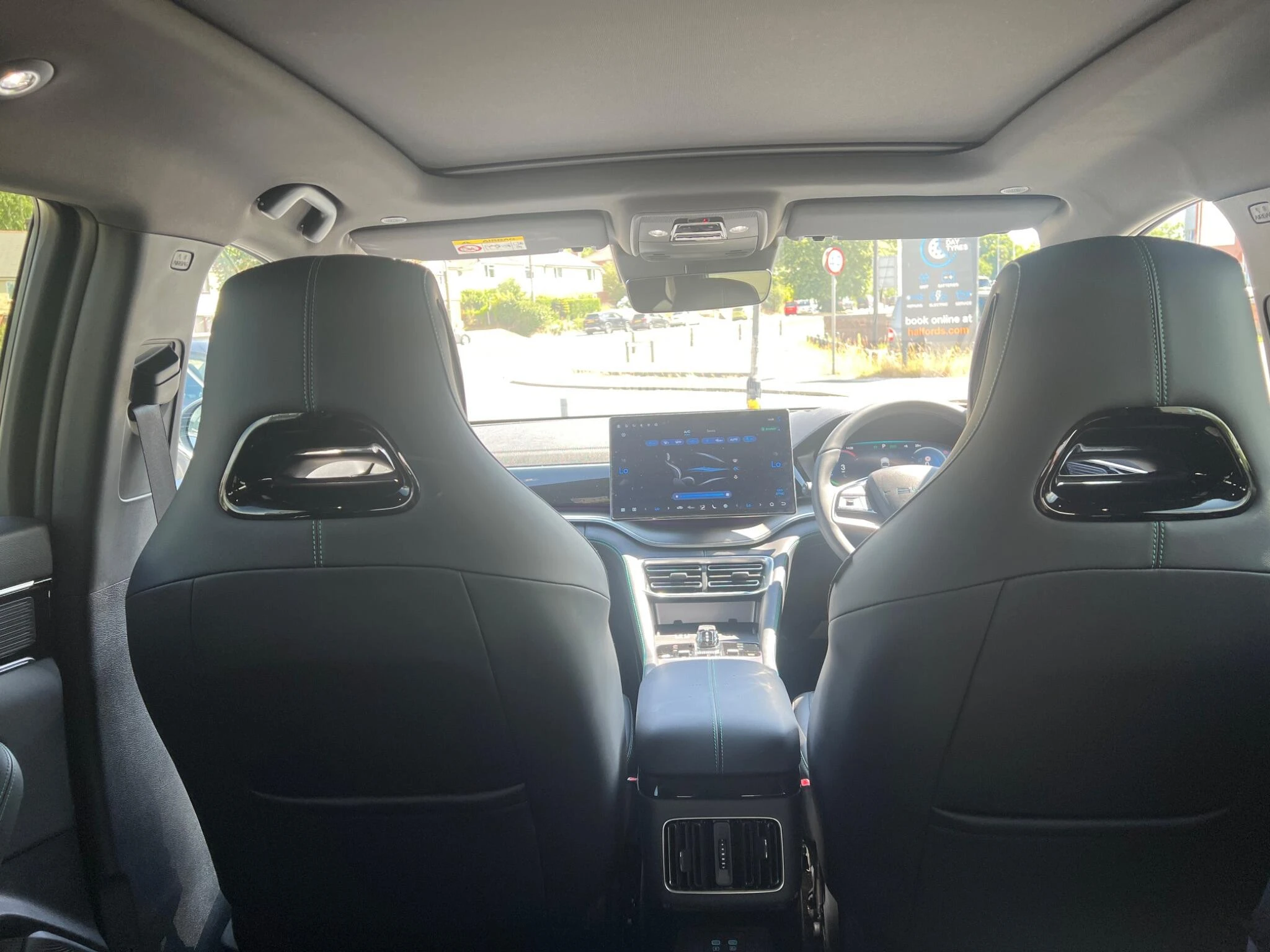 Vehicle image 14