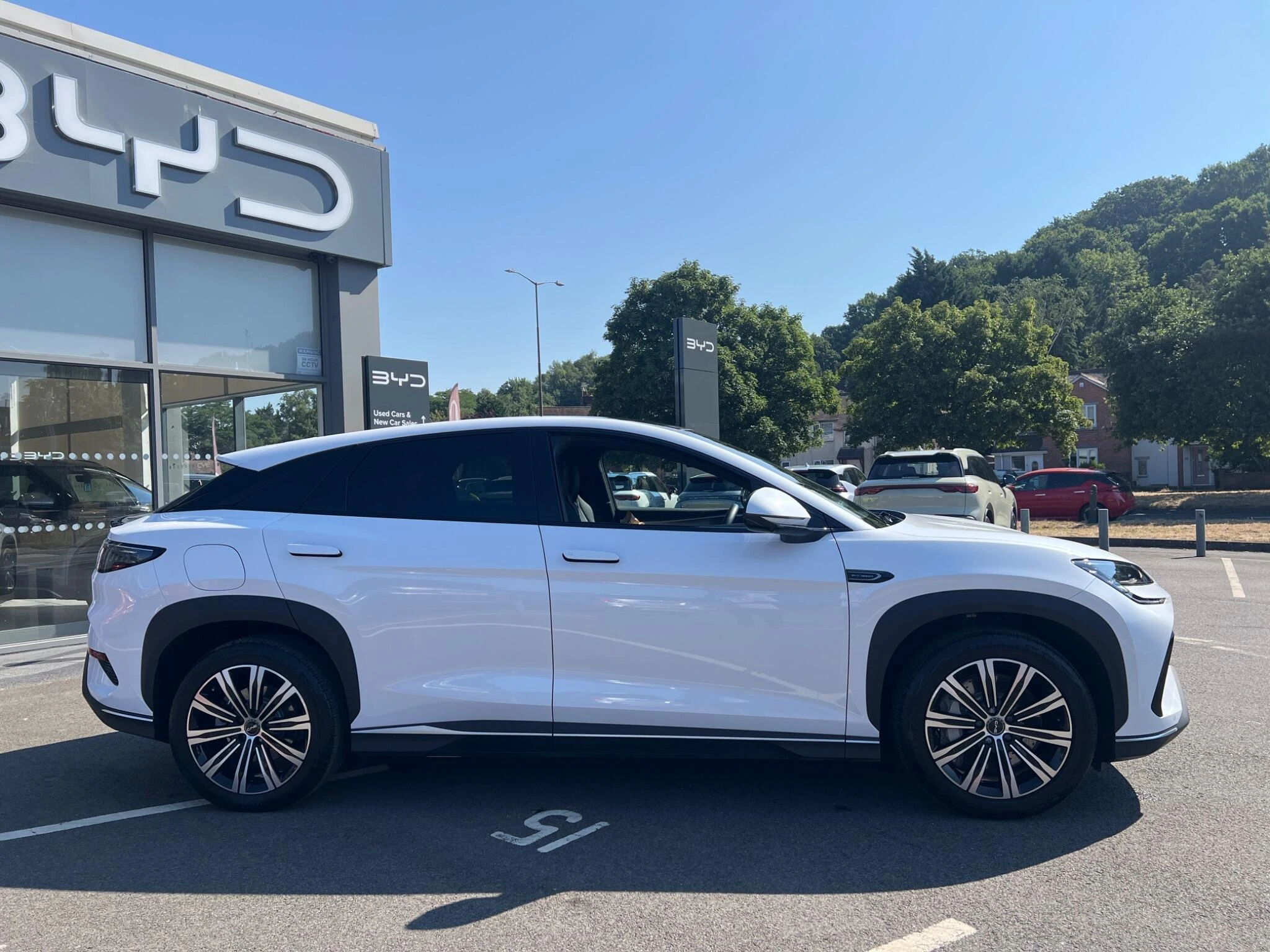 Vehicle image 13